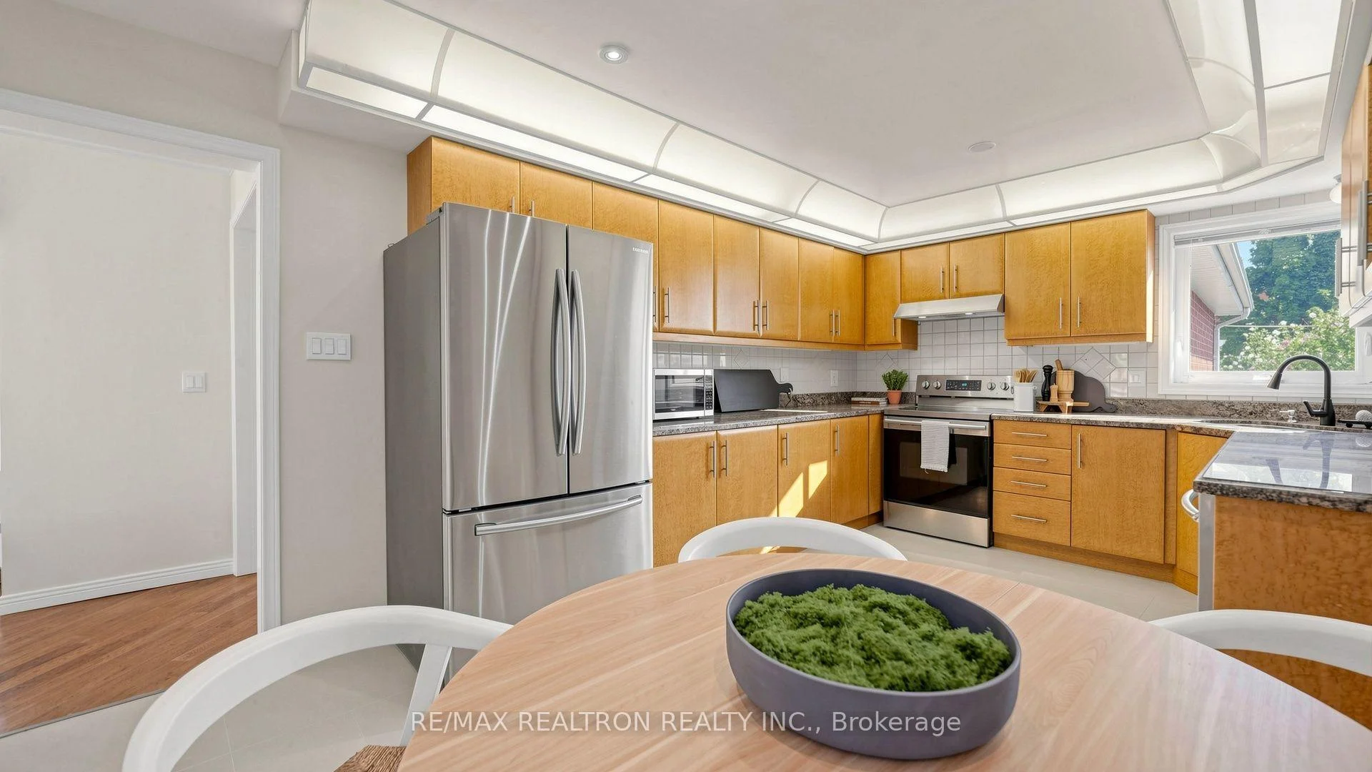 Photo 22 of 103 Thornbury Circle, Vaughan, Crestwood-Springfarm-Yorkhill — HOMEH
