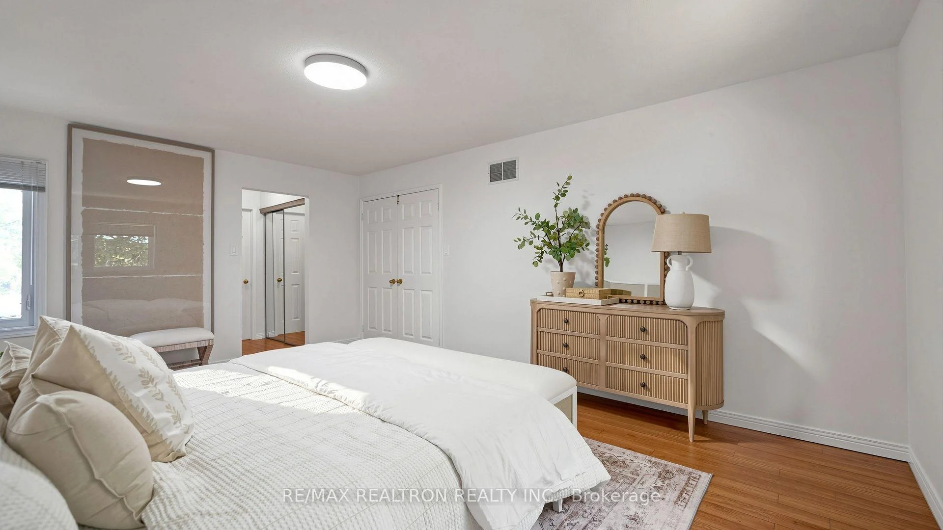 Photo 29 of 103 Thornbury Circle, Vaughan, Crestwood-Springfarm-Yorkhill — HOMEH