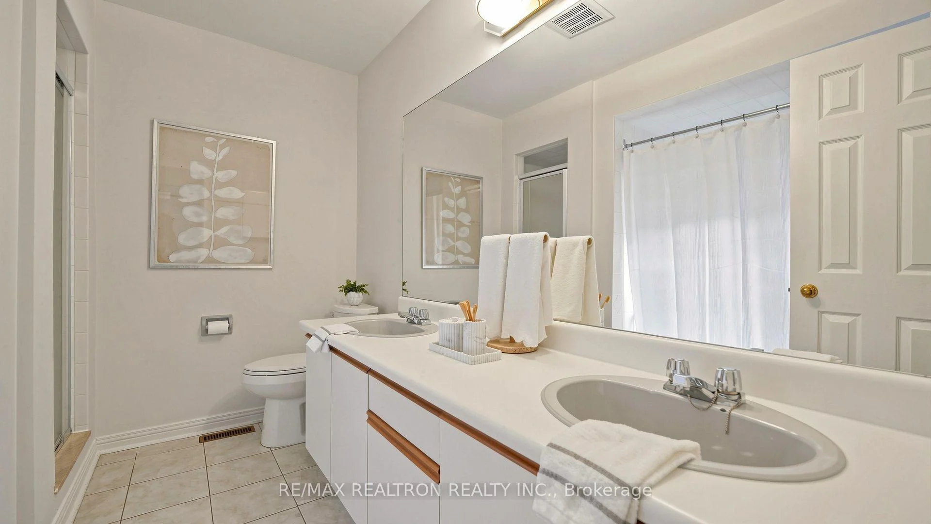 Photo 30 of 103 Thornbury Circle, Vaughan, Crestwood-Springfarm-Yorkhill — HOMEH