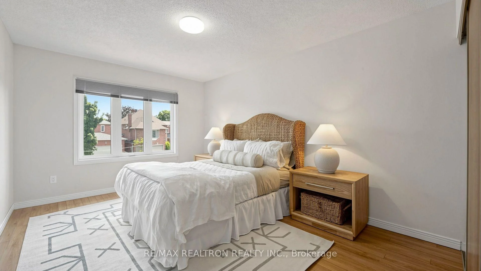 Photo 32 of 103 Thornbury Circle, Vaughan, Crestwood-Springfarm-Yorkhill — HOMEH