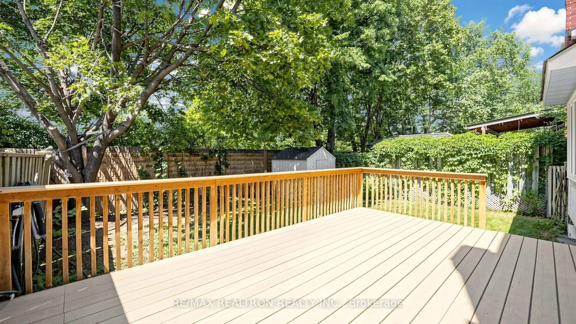Photo 44 of 103 Thornbury Circle, Vaughan, Crestwood-Springfarm-Yorkhill — HOMEH