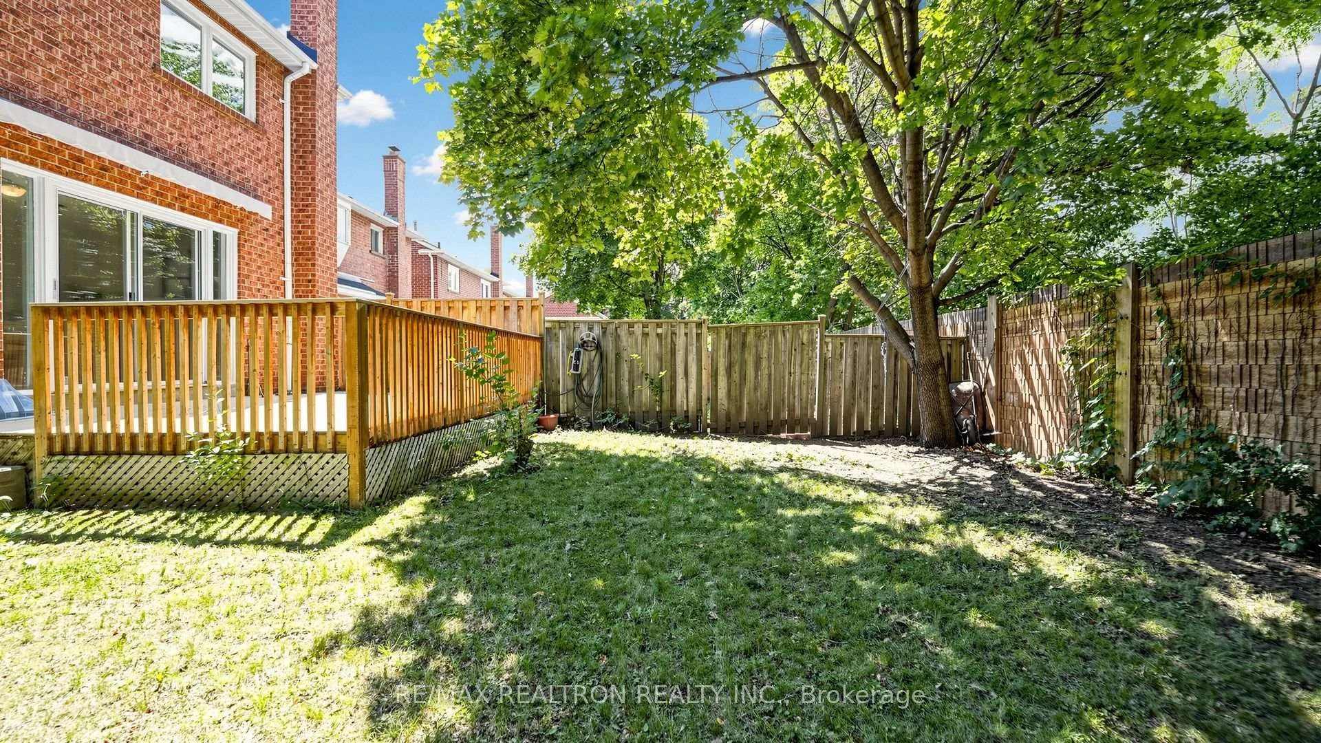 Photo 49 of 103 Thornbury Circle, Vaughan, Crestwood-Springfarm-Yorkhill — HOMEH