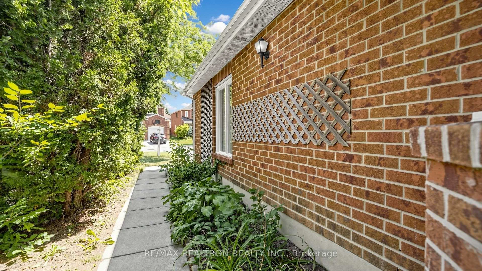 Photo 50 of 103 Thornbury Circle, Vaughan, Crestwood-Springfarm-Yorkhill — HOMEH