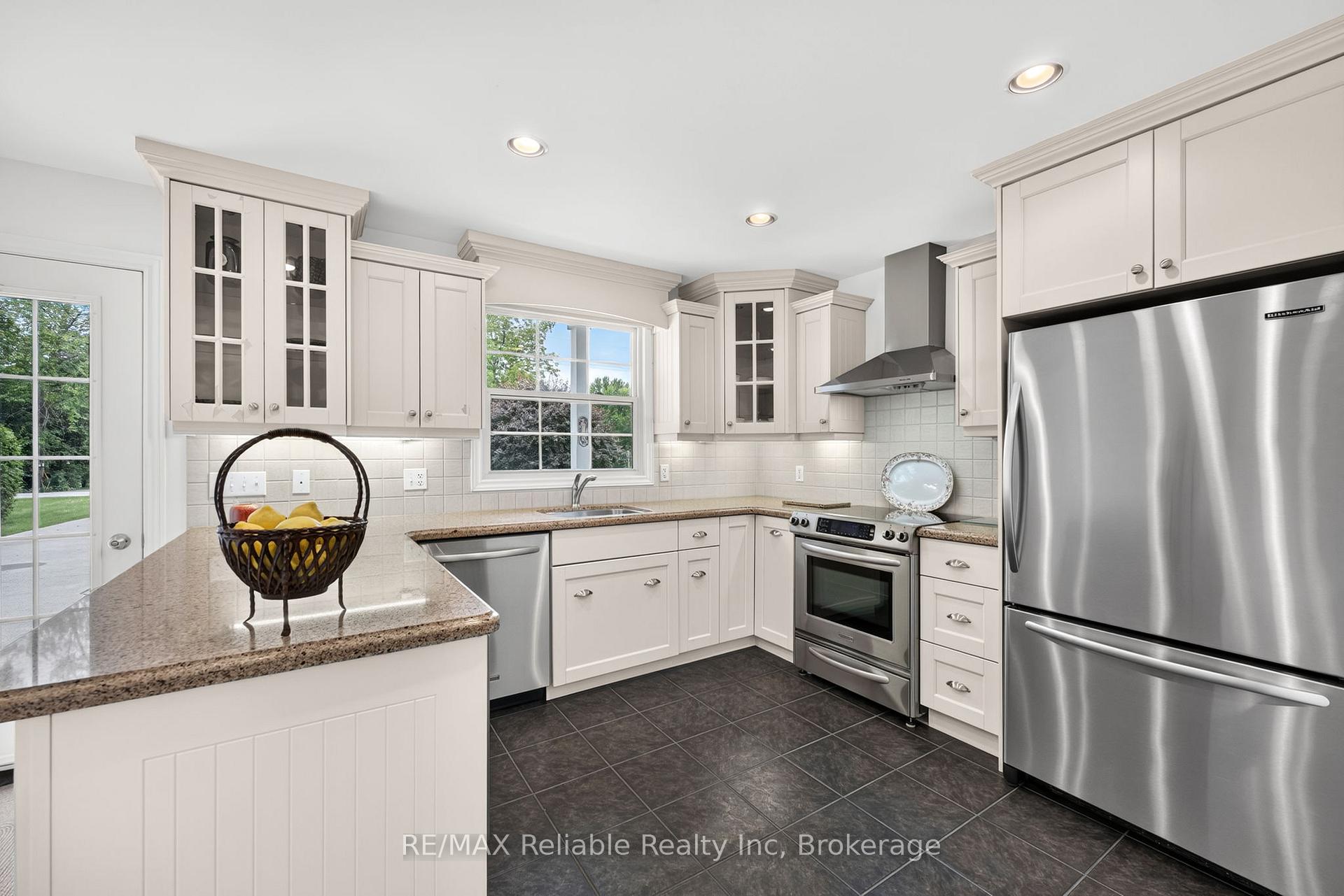 Photo 9 of 60 Tuyll Street, Bluewater, Bayfield — HOMEH