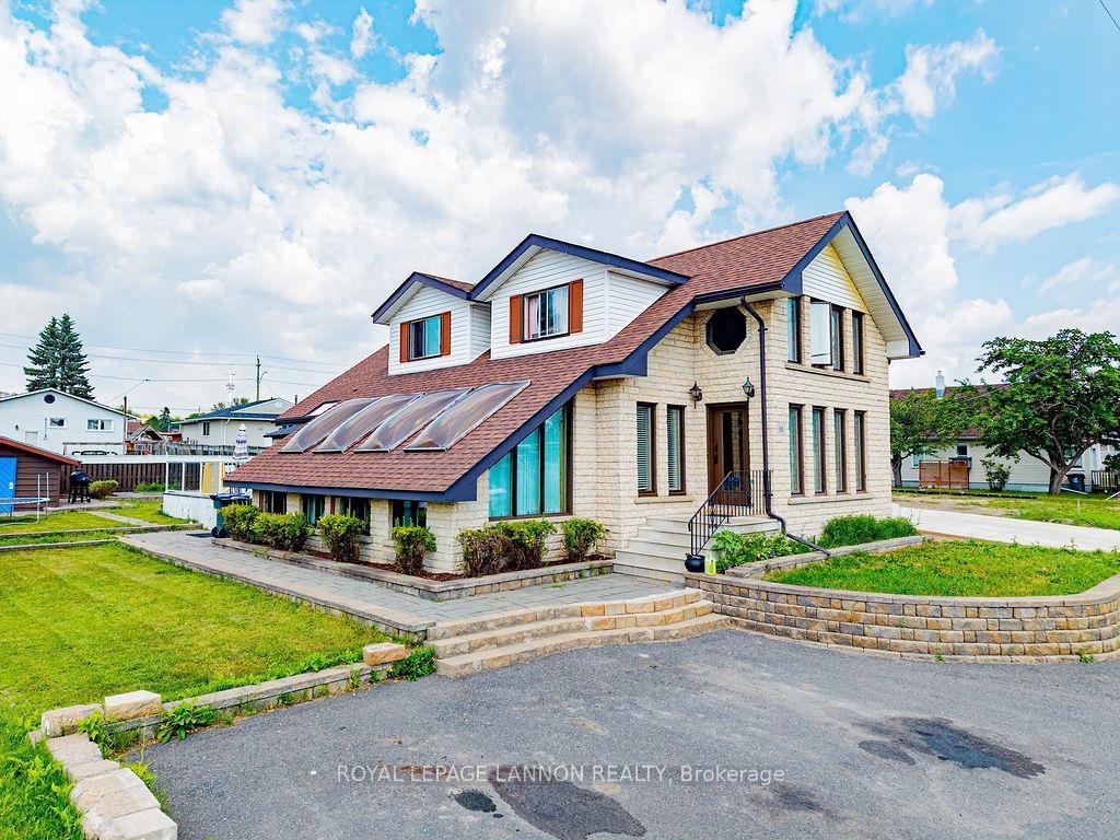 Photo 2 of 88 Carl Ave., Thunder Bay, John Street North — HOMEH
