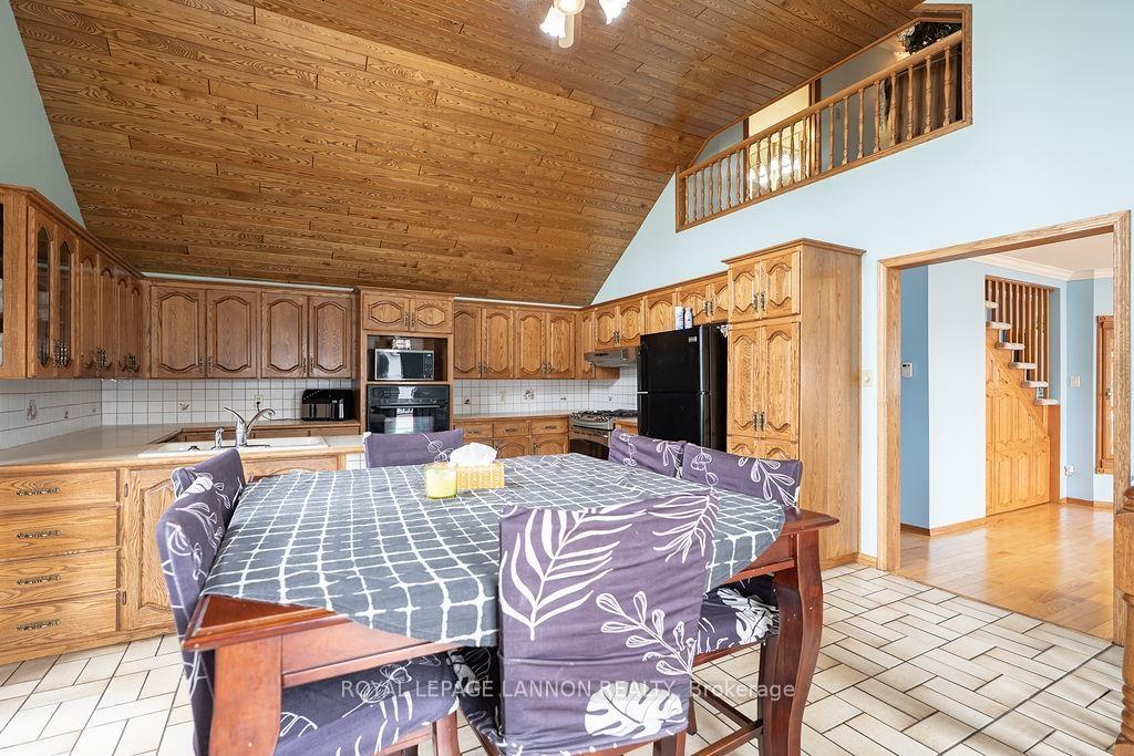 Photo 14 of 88 Carl Ave., Thunder Bay, John Street North — HOMEH