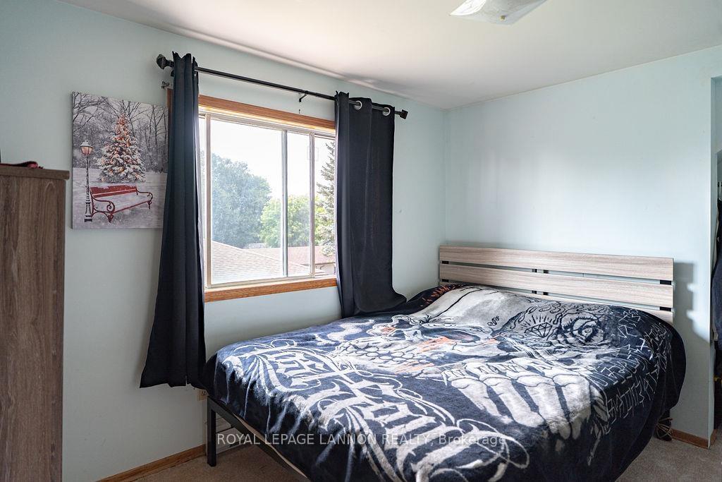 Photo 17 of 88 Carl Ave., Thunder Bay, John Street North — HOMEH