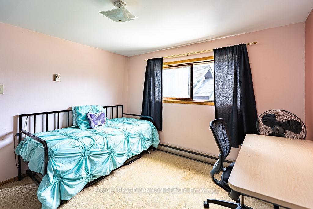 Photo 19 of 88 Carl Ave., Thunder Bay, John Street North — HOMEH