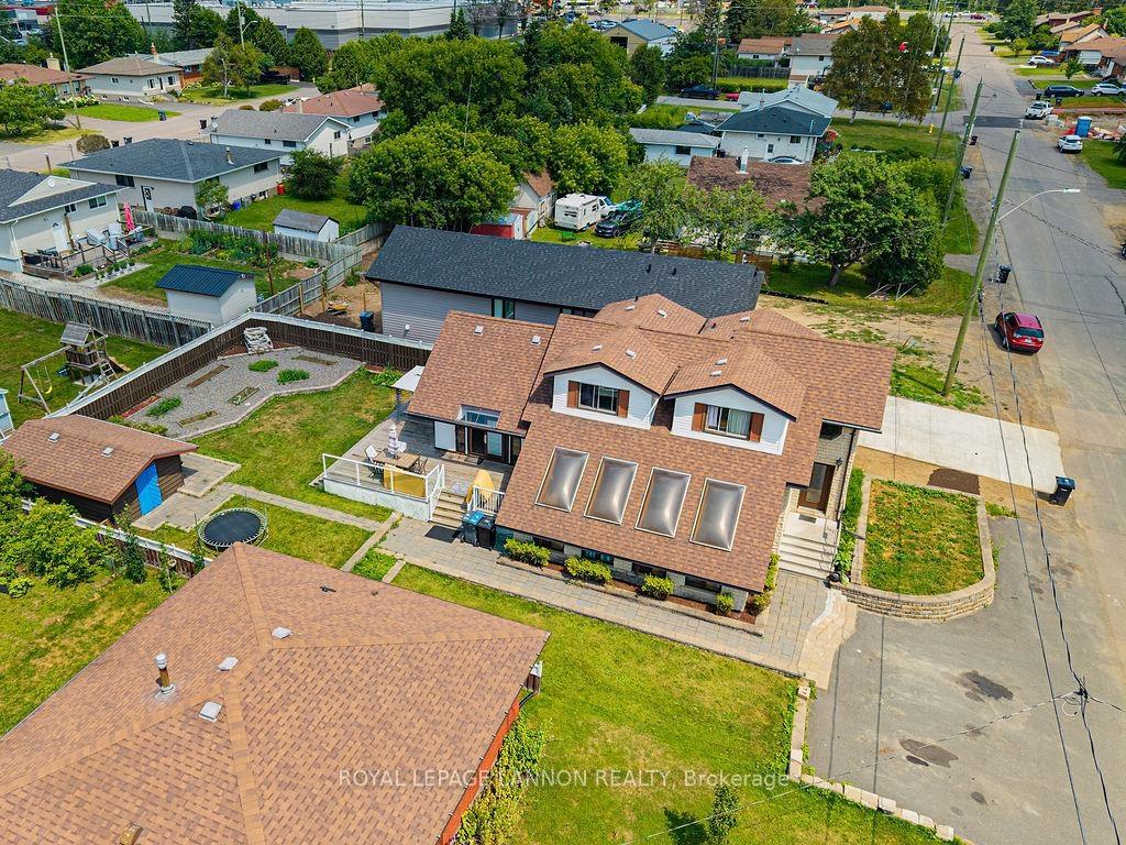 Photo 37 of 88 Carl Ave., Thunder Bay, John Street North — HOMEH