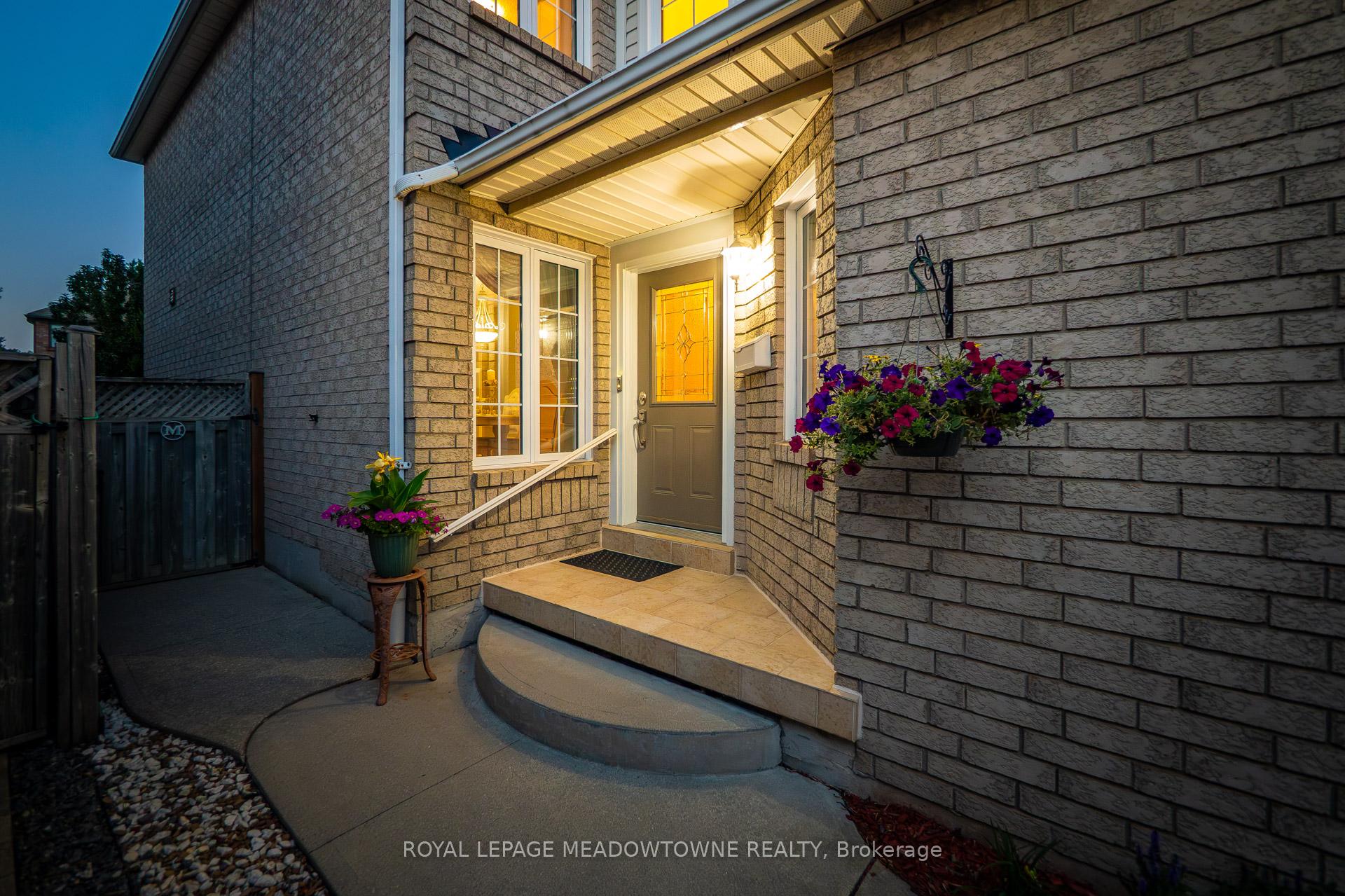 Photo 7 of 82 Miller Drive, Halton Hills, Georgetown — HOMEH