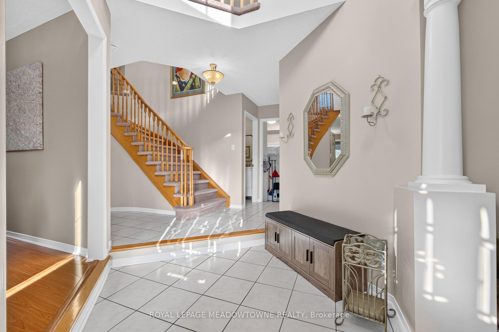 Photo 8 of 82 Miller Drive, Halton Hills, Georgetown — HOMEH