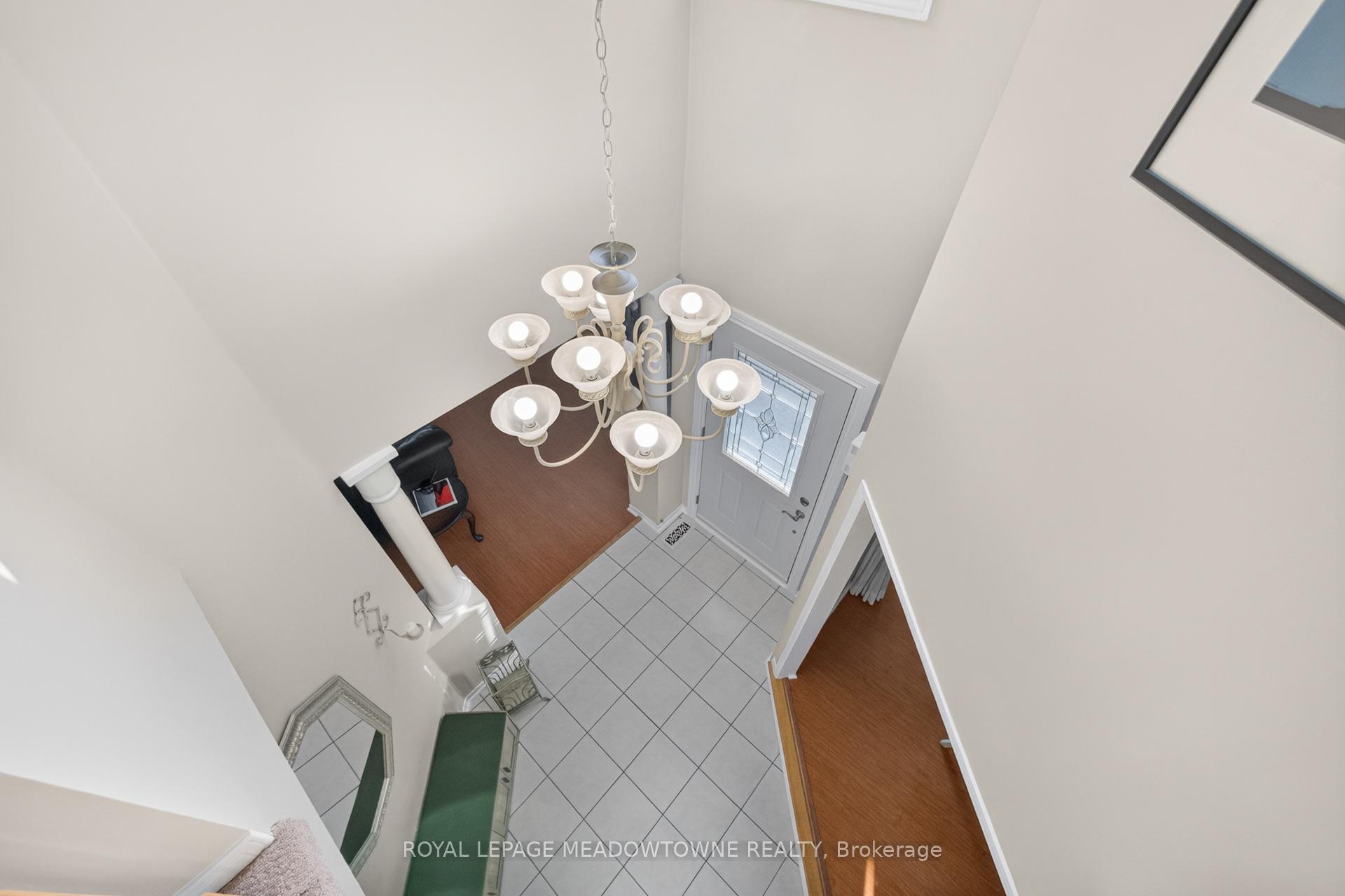 Photo 9 of 82 Miller Drive, Halton Hills, Georgetown — HOMEH