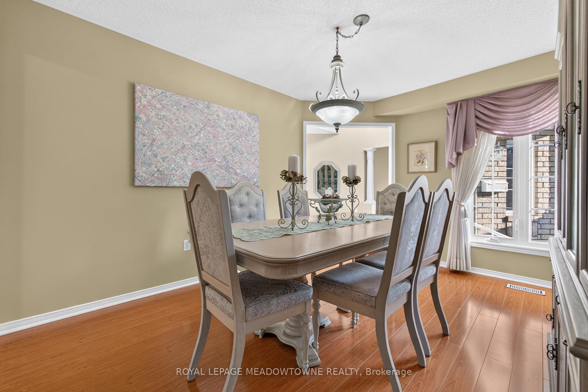 Photo 13 of 82 Miller Drive, Halton Hills, Georgetown — HOMEH