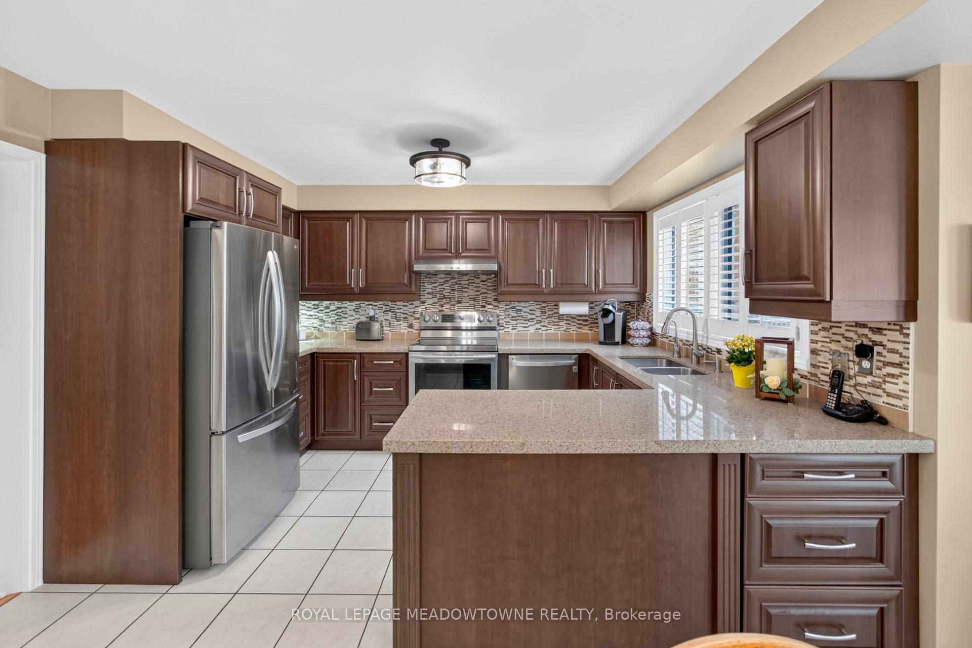 Photo 15 of 82 Miller Drive, Halton Hills, Georgetown — HOMEH