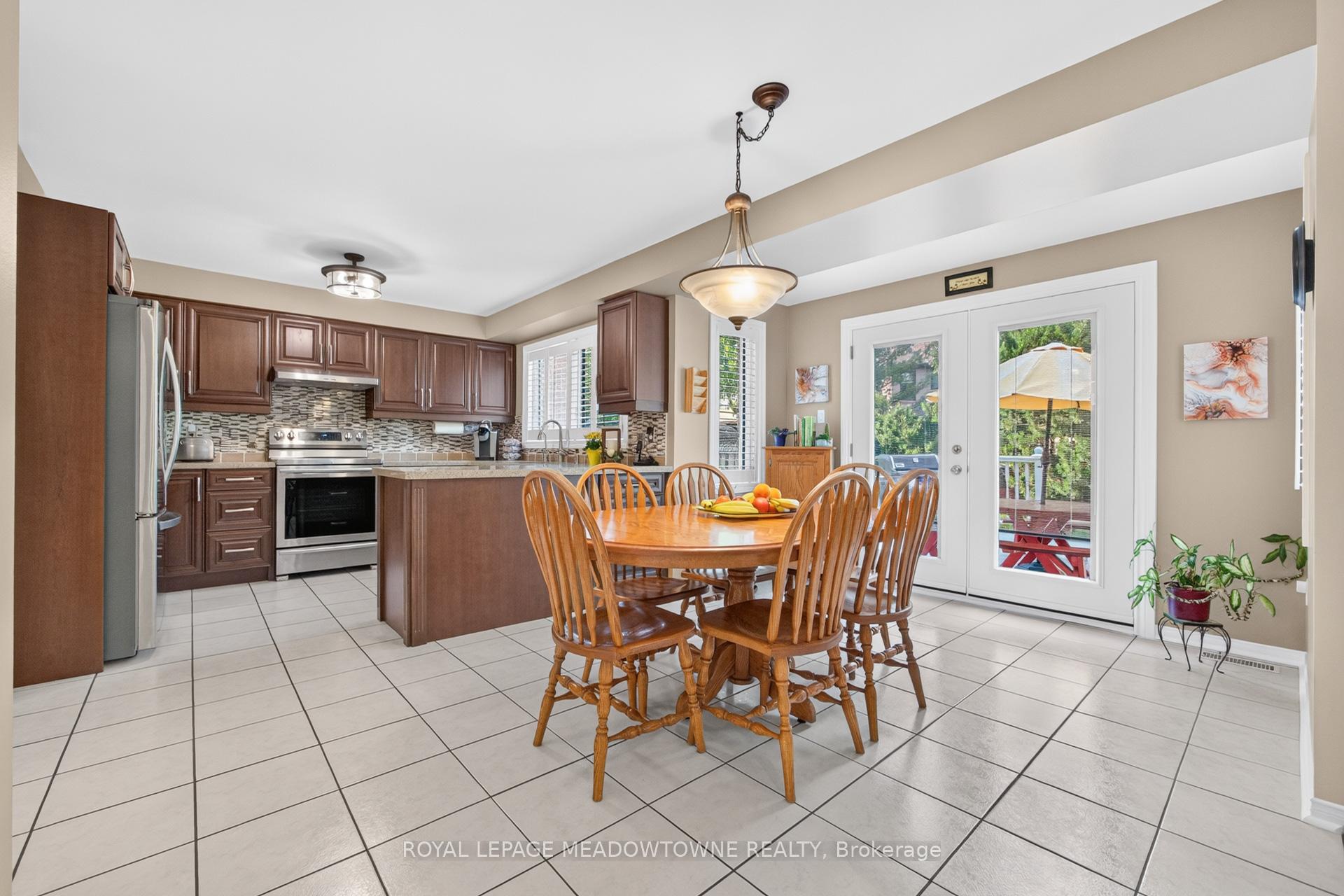 Photo 18 of 82 Miller Drive, Halton Hills, Georgetown — HOMEH