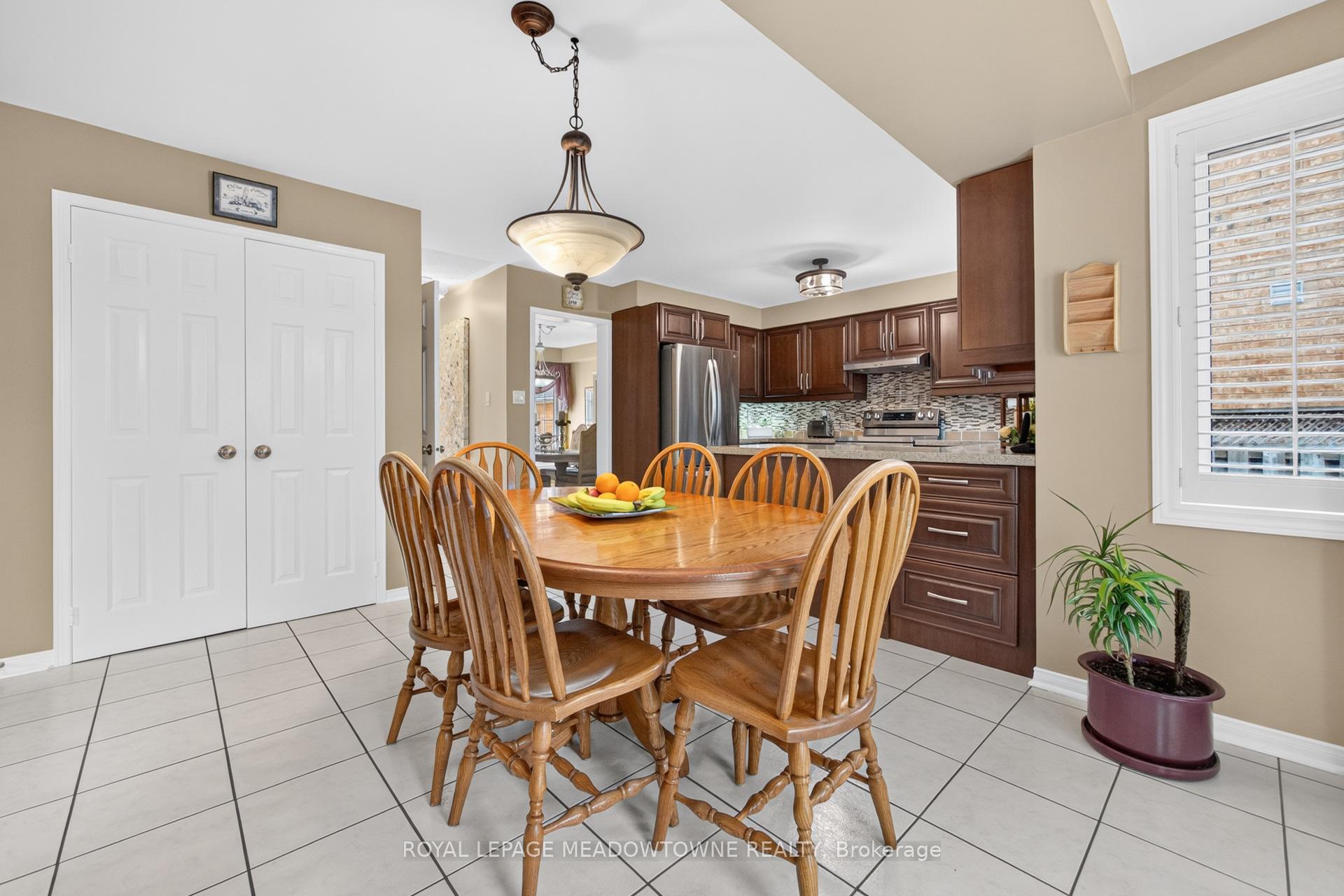 Photo 19 of 82 Miller Drive, Halton Hills, Georgetown — HOMEH