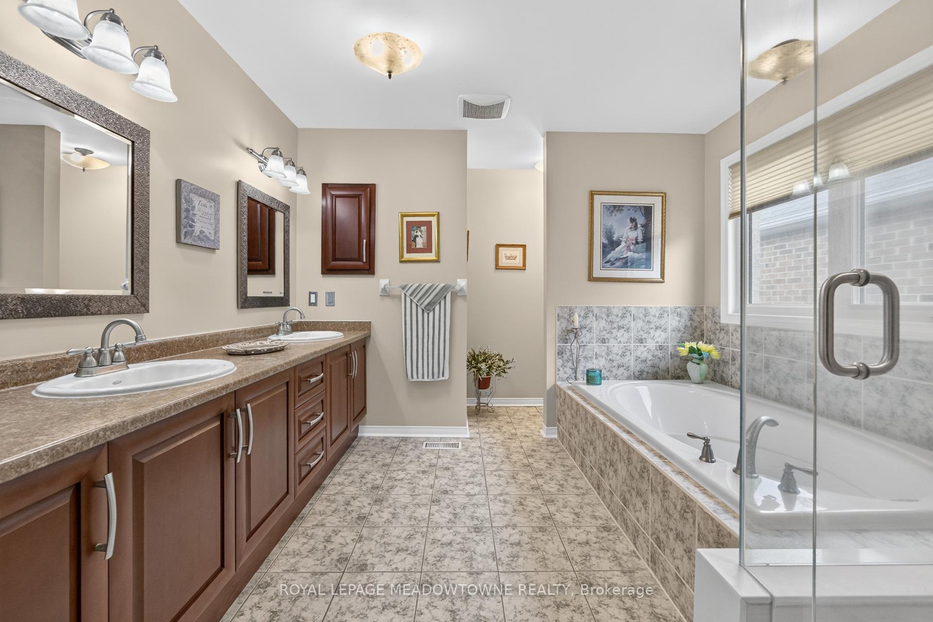 Photo 27 of 82 Miller Drive, Halton Hills, Georgetown — HOMEH