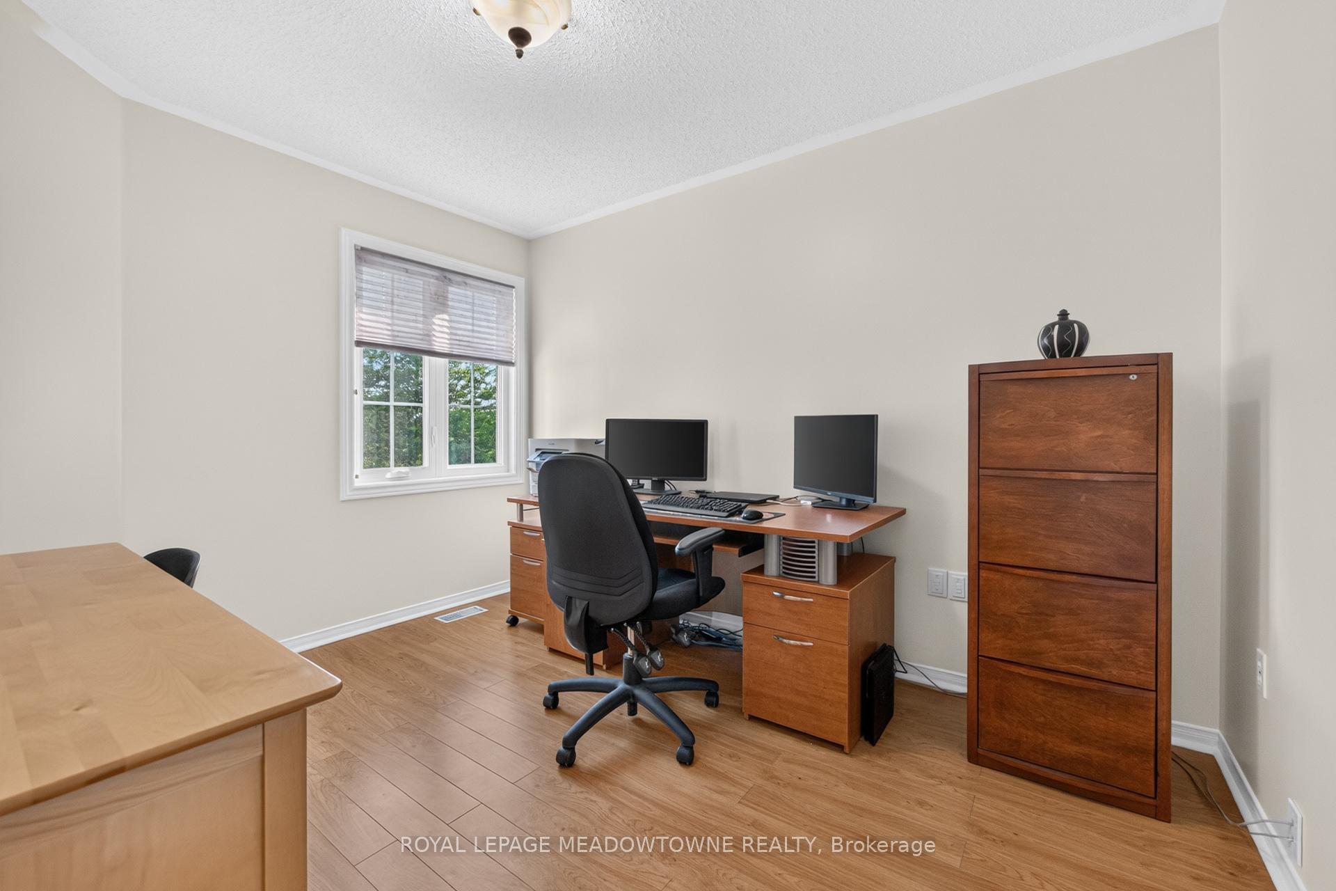 Photo 33 of 82 Miller Drive, Halton Hills, Georgetown — HOMEH