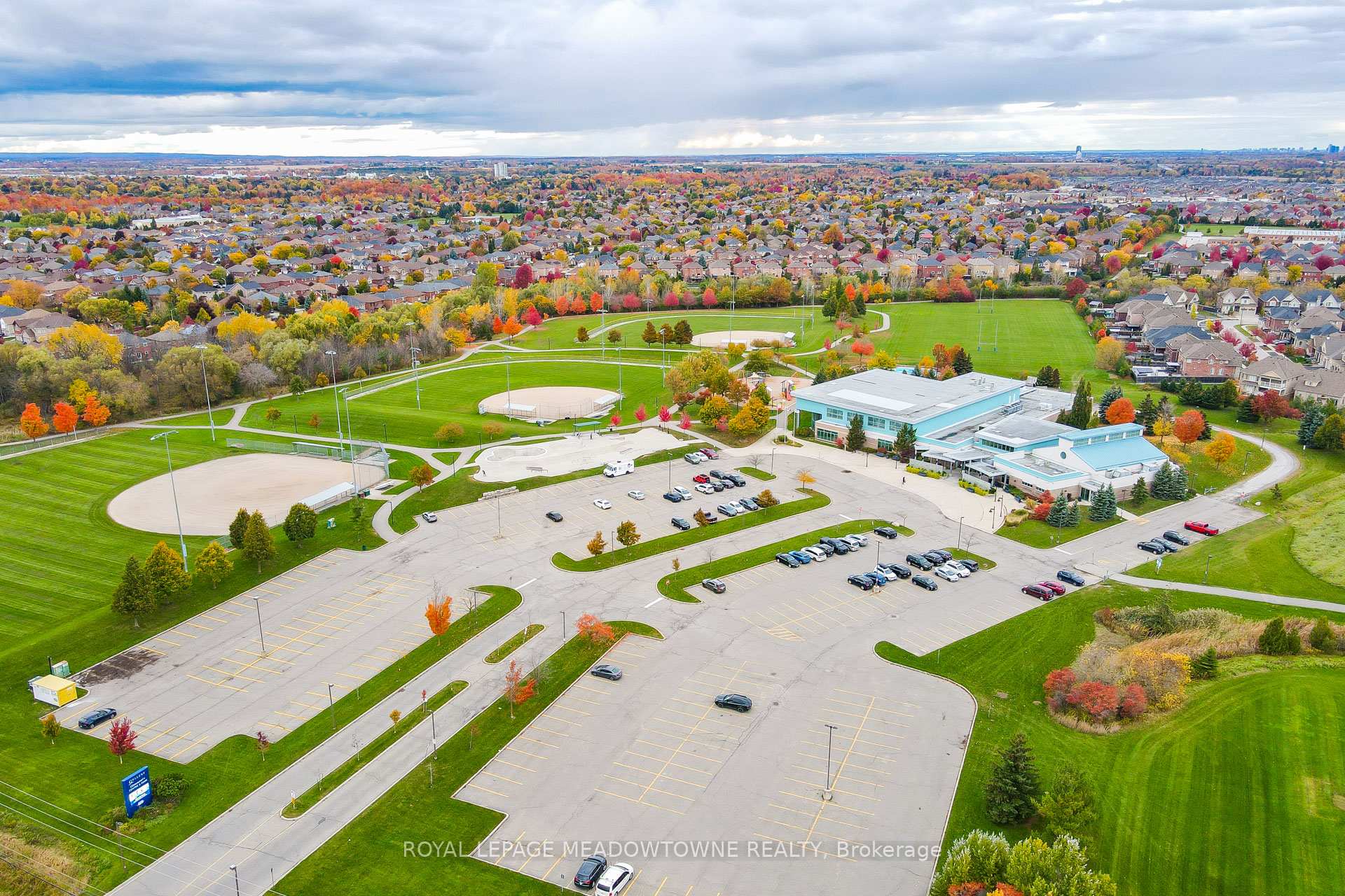 Photo 46 of 82 Miller Drive, Halton Hills, Georgetown — HOMEH