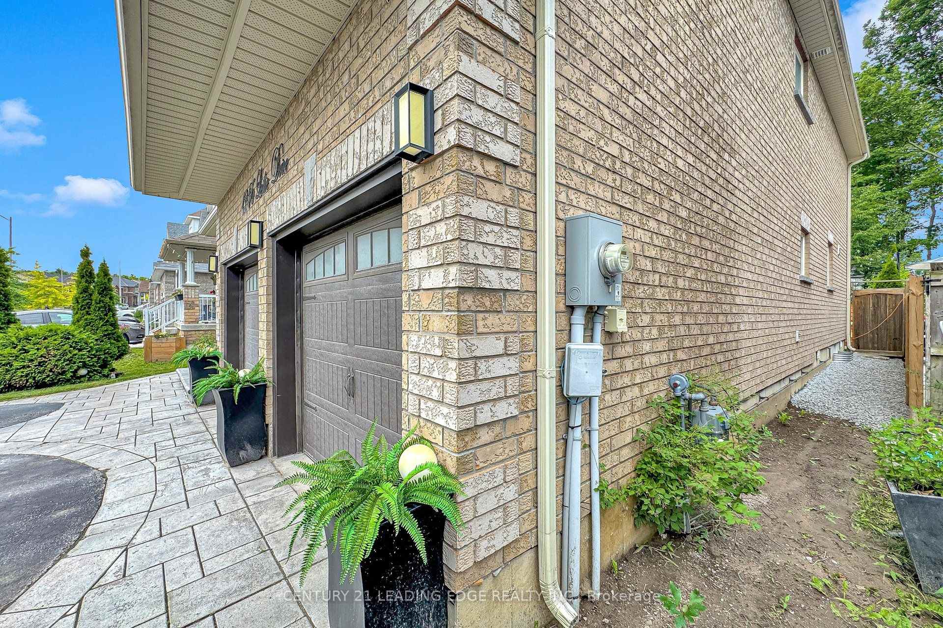Photo 2 of 1246 Leslie Drive, Innisfil, Alcona — HOMEH