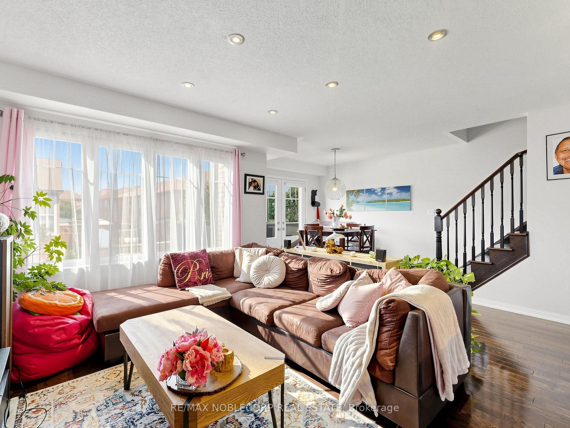 Photo 5 of 8 Deancrest Road, Brampton, Northwest Brampton — HOMEH