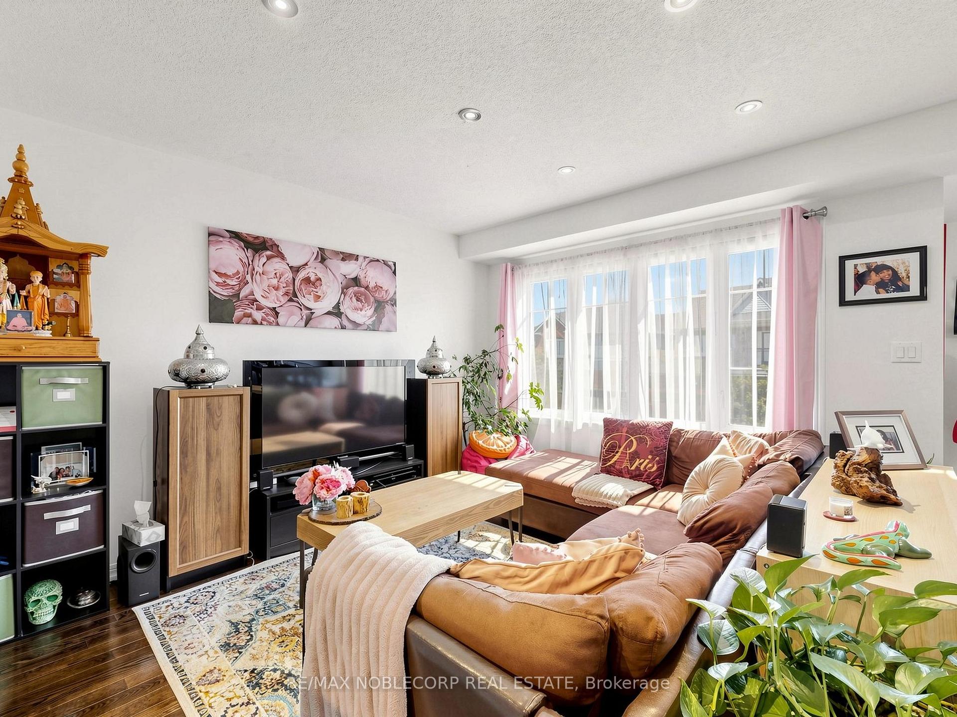 Photo 7 of 8 Deancrest Road, Brampton, Northwest Brampton — HOMEH
