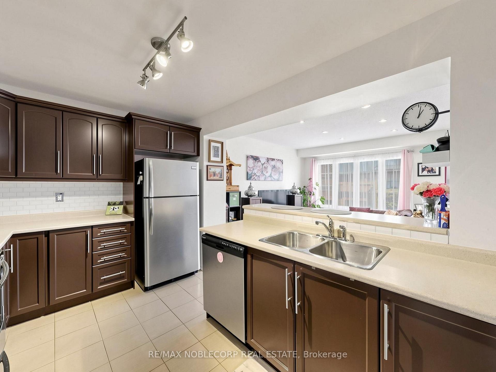 Photo 16 of 8 Deancrest Road, Brampton, Northwest Brampton — HOMEH