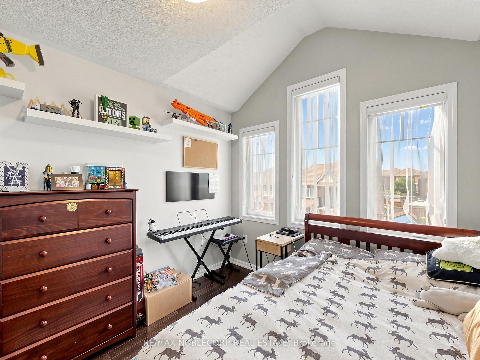 Photo 32 of 8 Deancrest Road, Brampton, Northwest Brampton — HOMEH