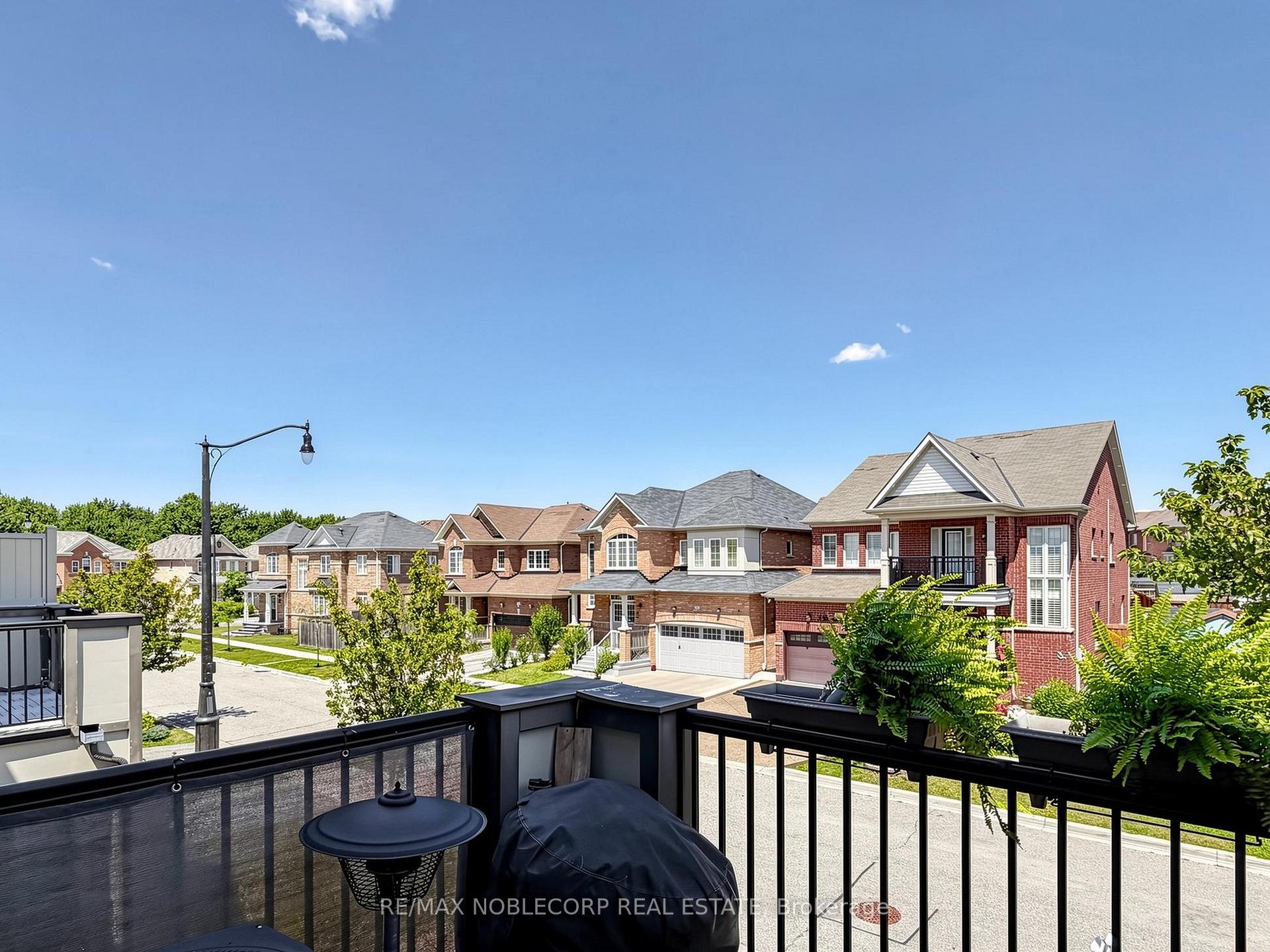 Photo 42 of 8 Deancrest Road, Brampton, Northwest Brampton — HOMEH