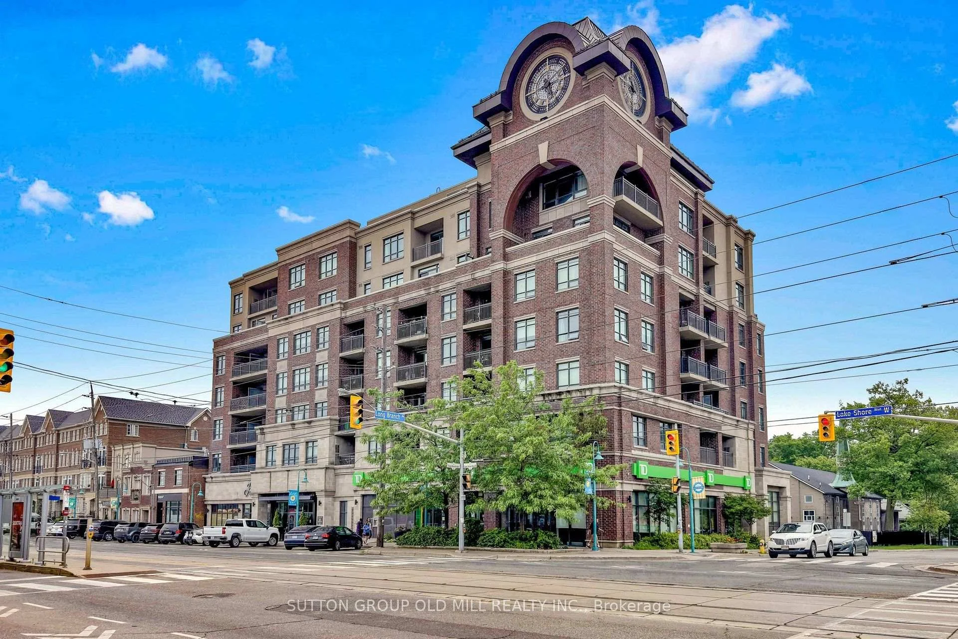 Front of Unit 707, 3563 Lake Shore Boulevard W