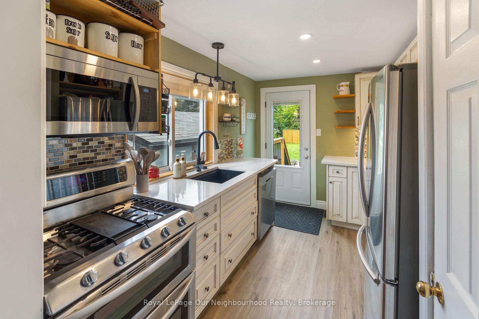 Photo 3 of 1397 Ontario Street, Cobourg — HOMEH