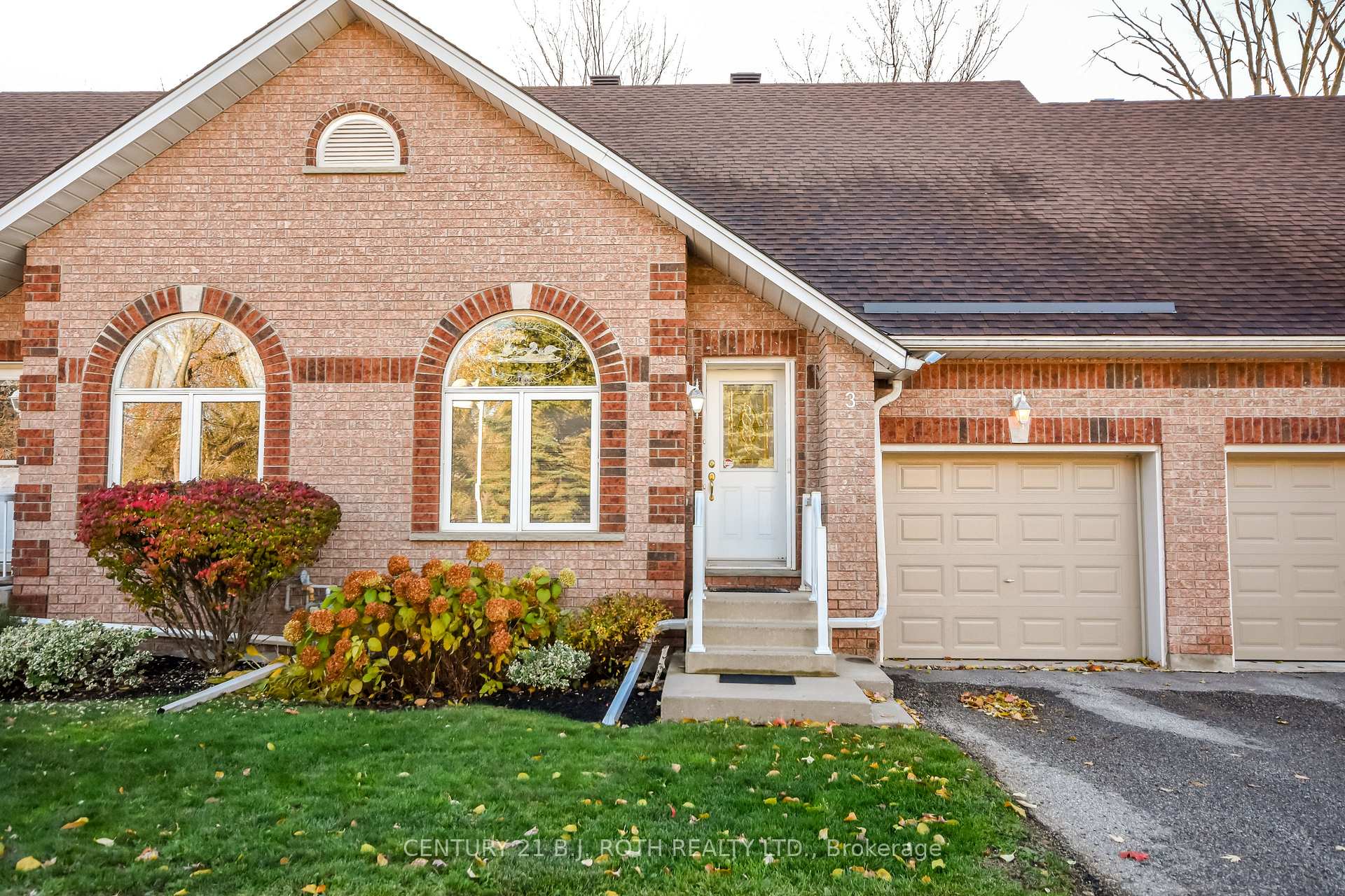 Front of Unit 3, 358 Little Avenue