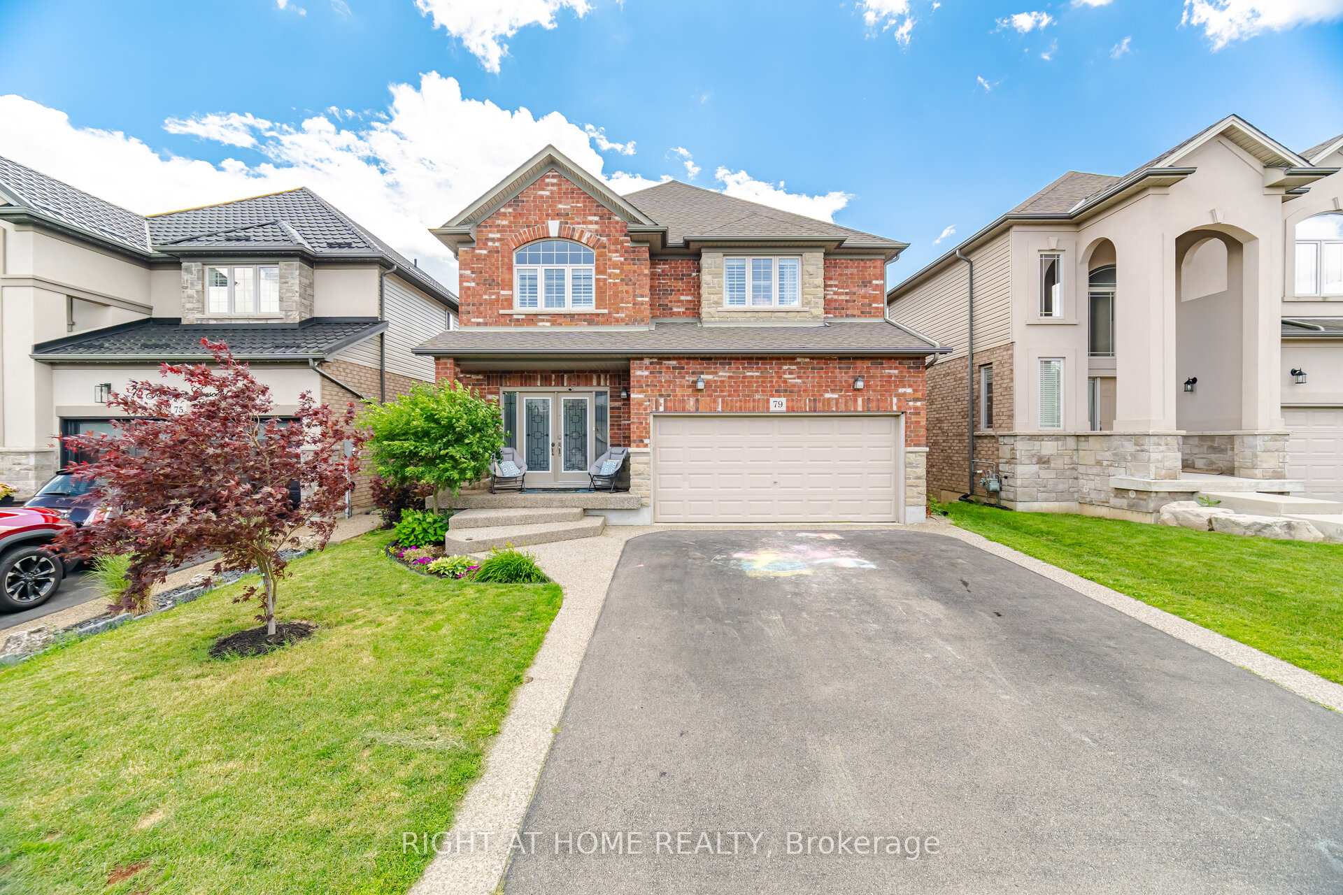 Photo 3 of 79 Garinger Crescent, Hamilton, Binbrook — HOMEH