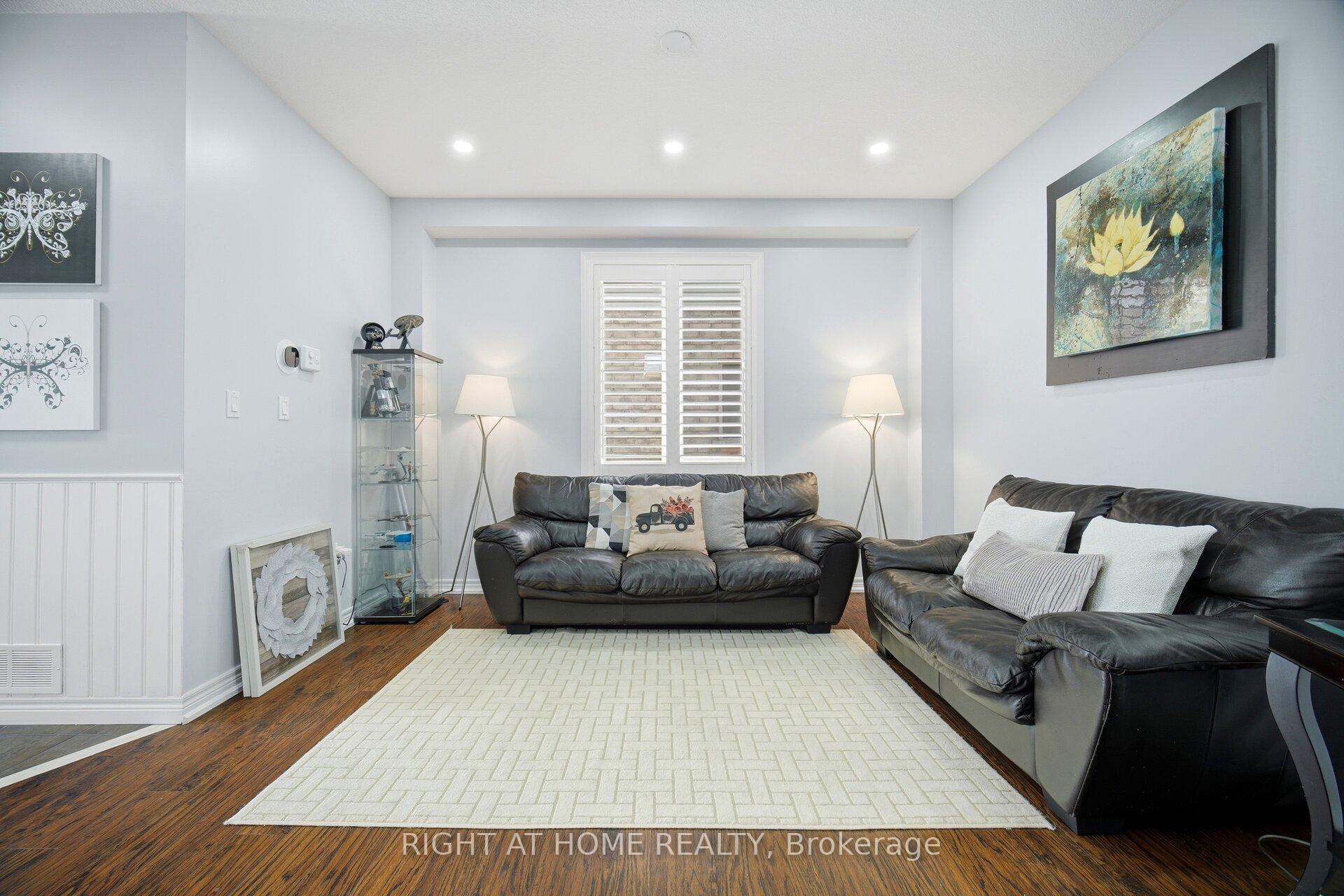 Photo 9 of 79 Garinger Crescent, Hamilton, Binbrook — HOMEH