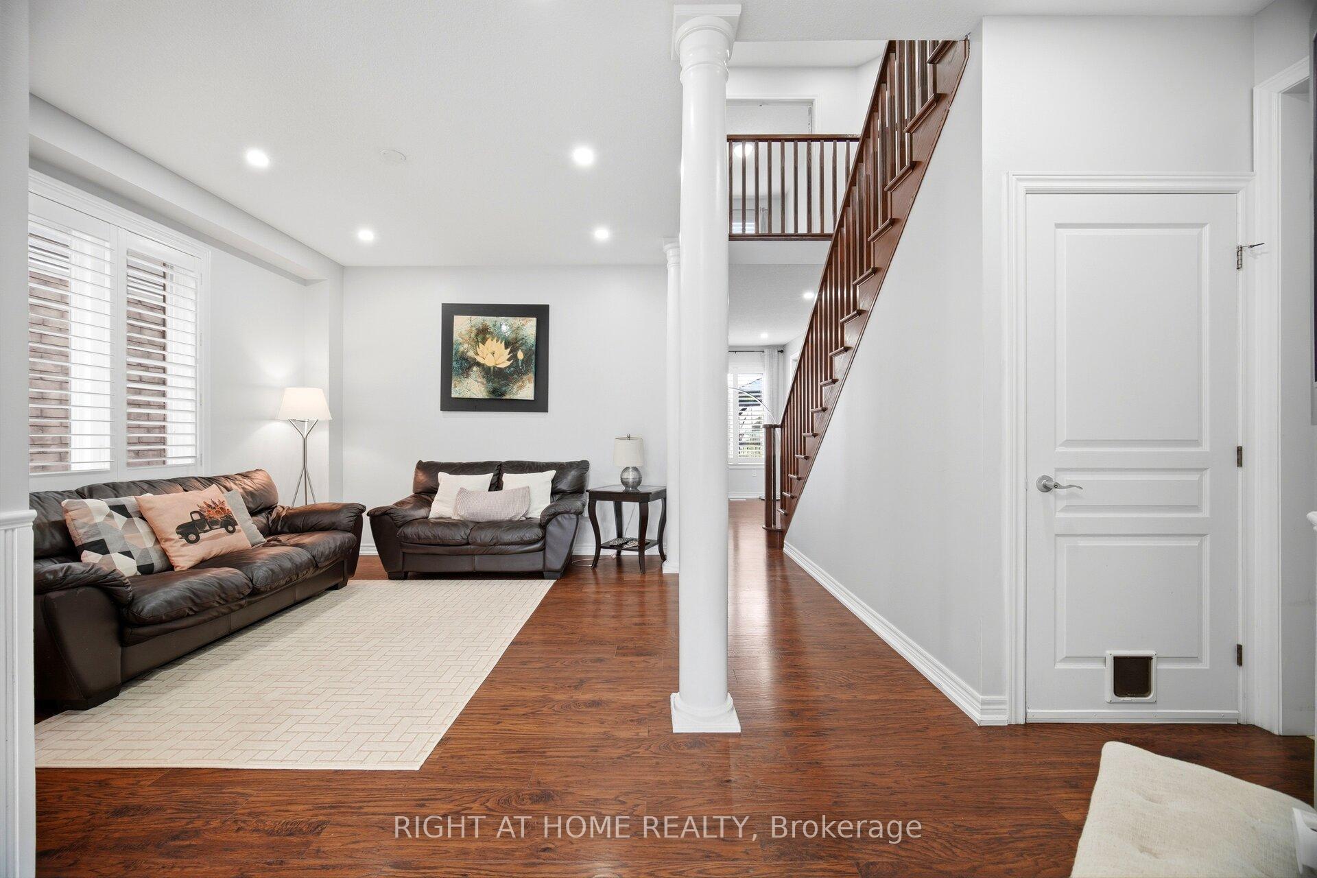 Photo 10 of 79 Garinger Crescent, Hamilton, Binbrook — HOMEH