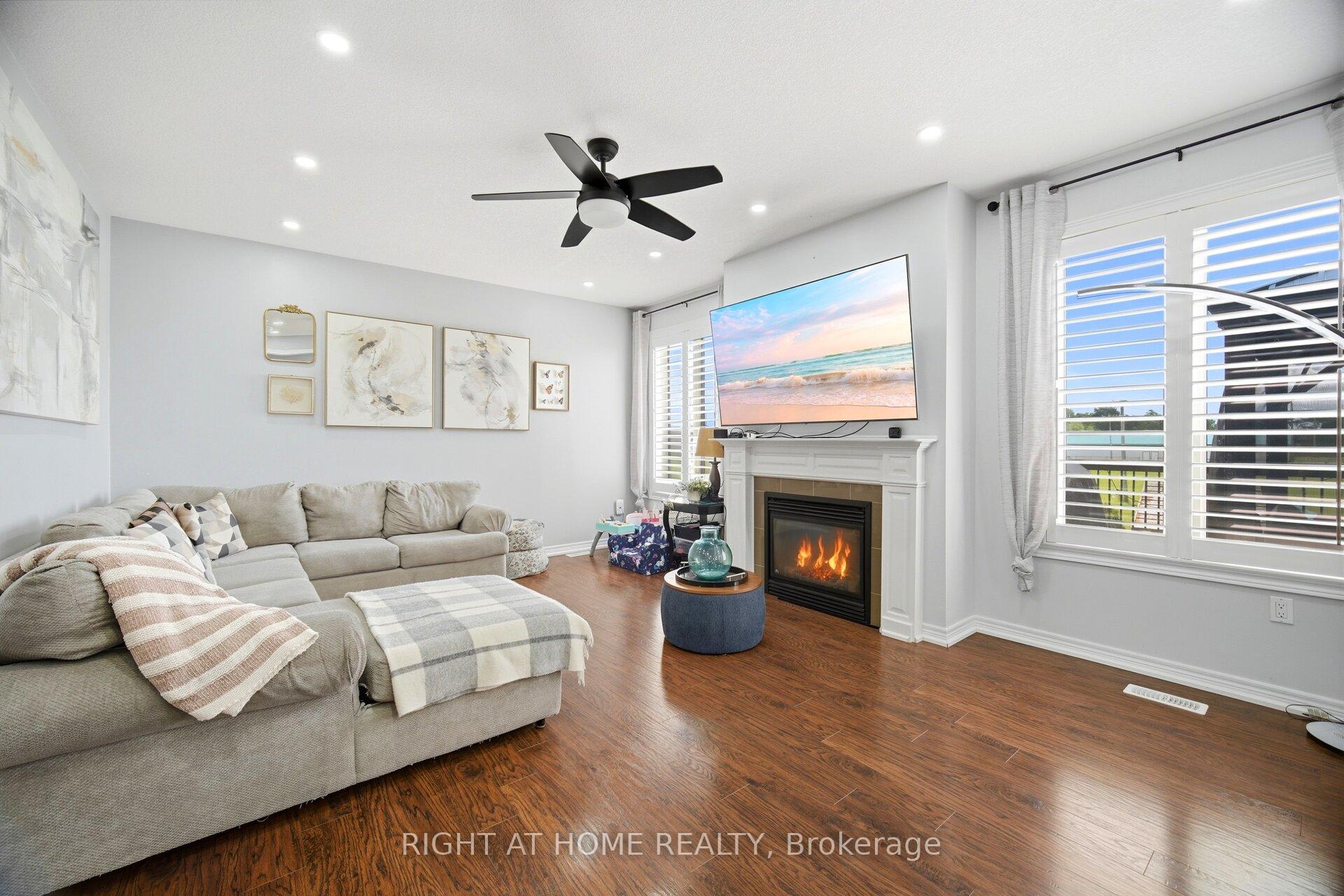 Photo 11 of 79 Garinger Crescent, Hamilton, Binbrook — HOMEH