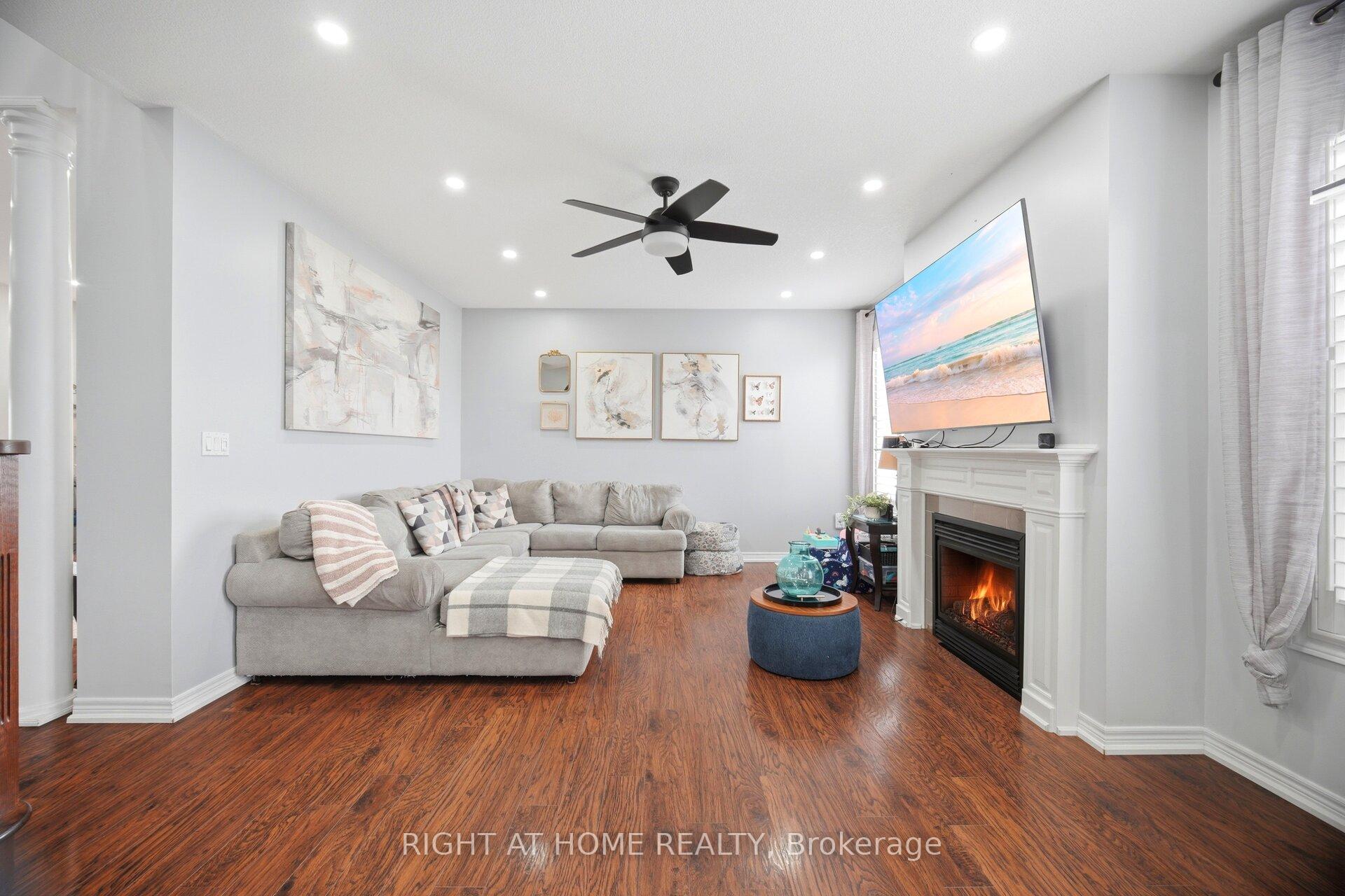 Photo 12 of 79 Garinger Crescent, Hamilton, Binbrook — HOMEH