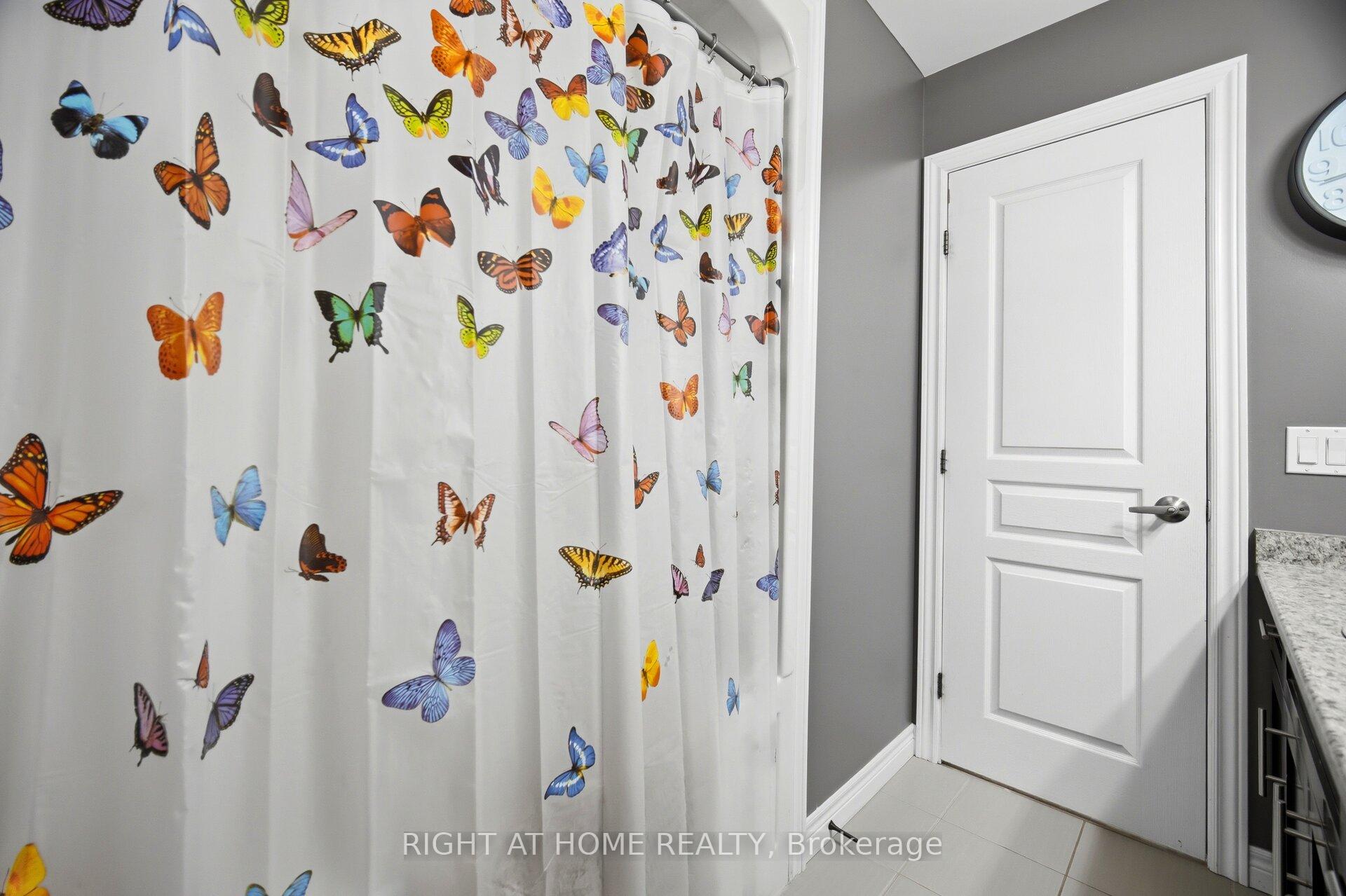 Photo 32 of 79 Garinger Crescent, Hamilton, Binbrook — HOMEH