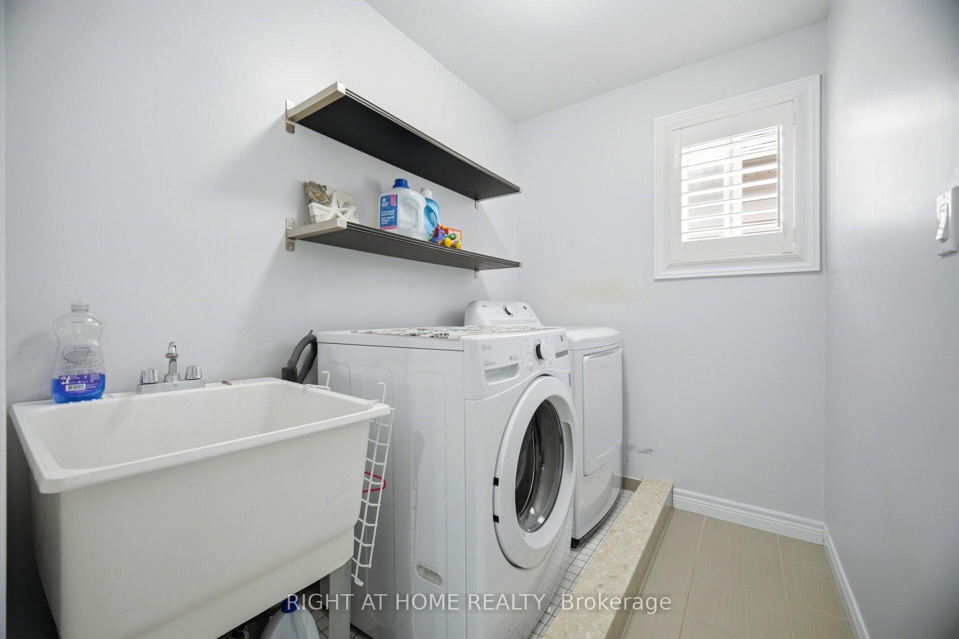 Photo 33 of 79 Garinger Crescent, Hamilton, Binbrook — HOMEH