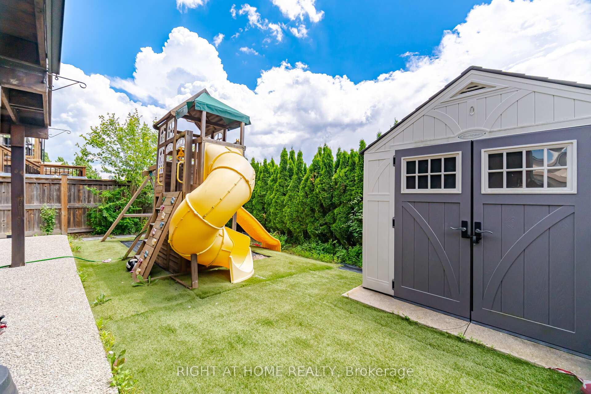 Photo 44 of 79 Garinger Crescent, Hamilton, Binbrook — HOMEH
