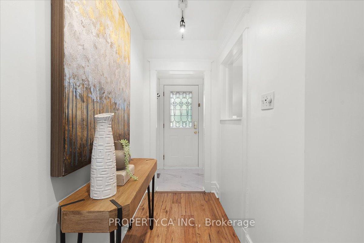 Photo 6 of 44 Beach View Crescent, Toronto, Woodbine Corridor — HOMEH