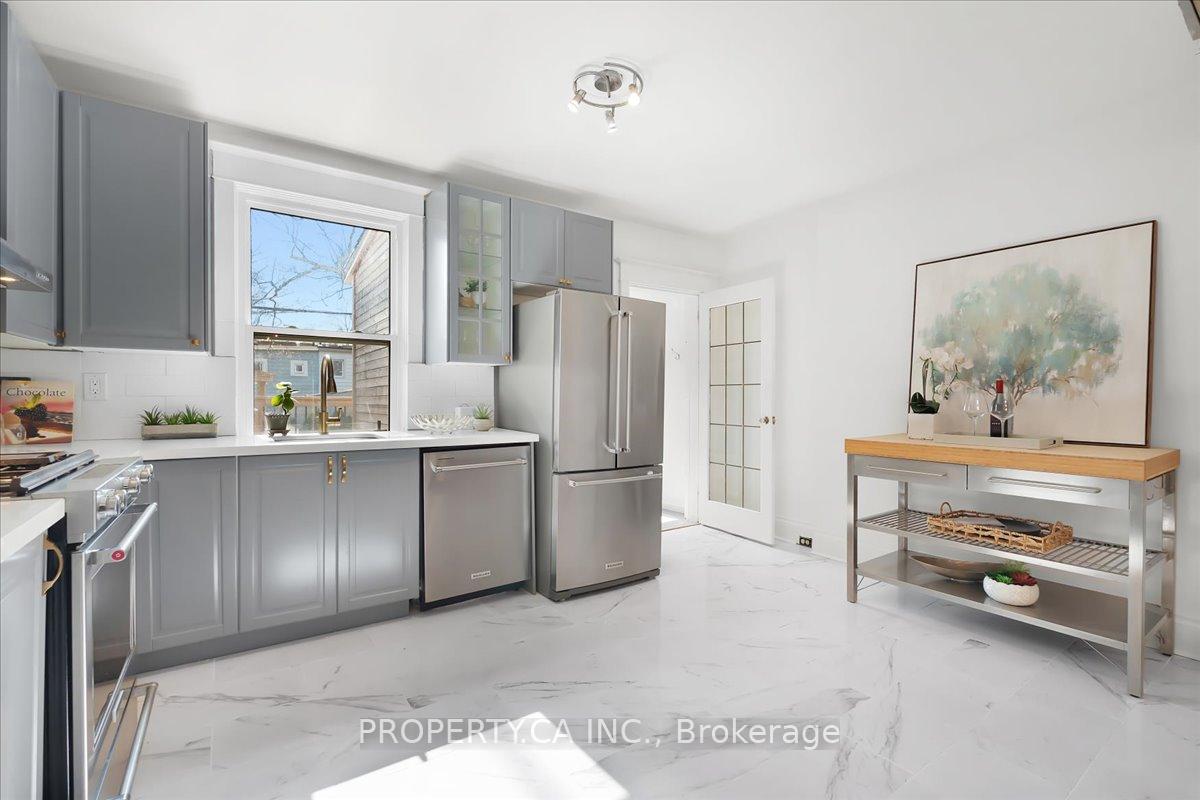Photo 15 of 44 Beach View Crescent, Toronto, Woodbine Corridor — HOMEH
