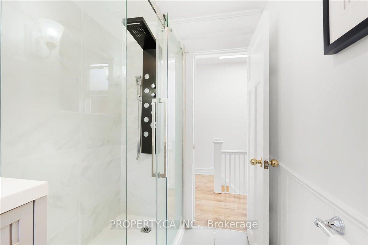 Photo 29 of 44 Beach View Crescent, Toronto, Woodbine Corridor — HOMEH