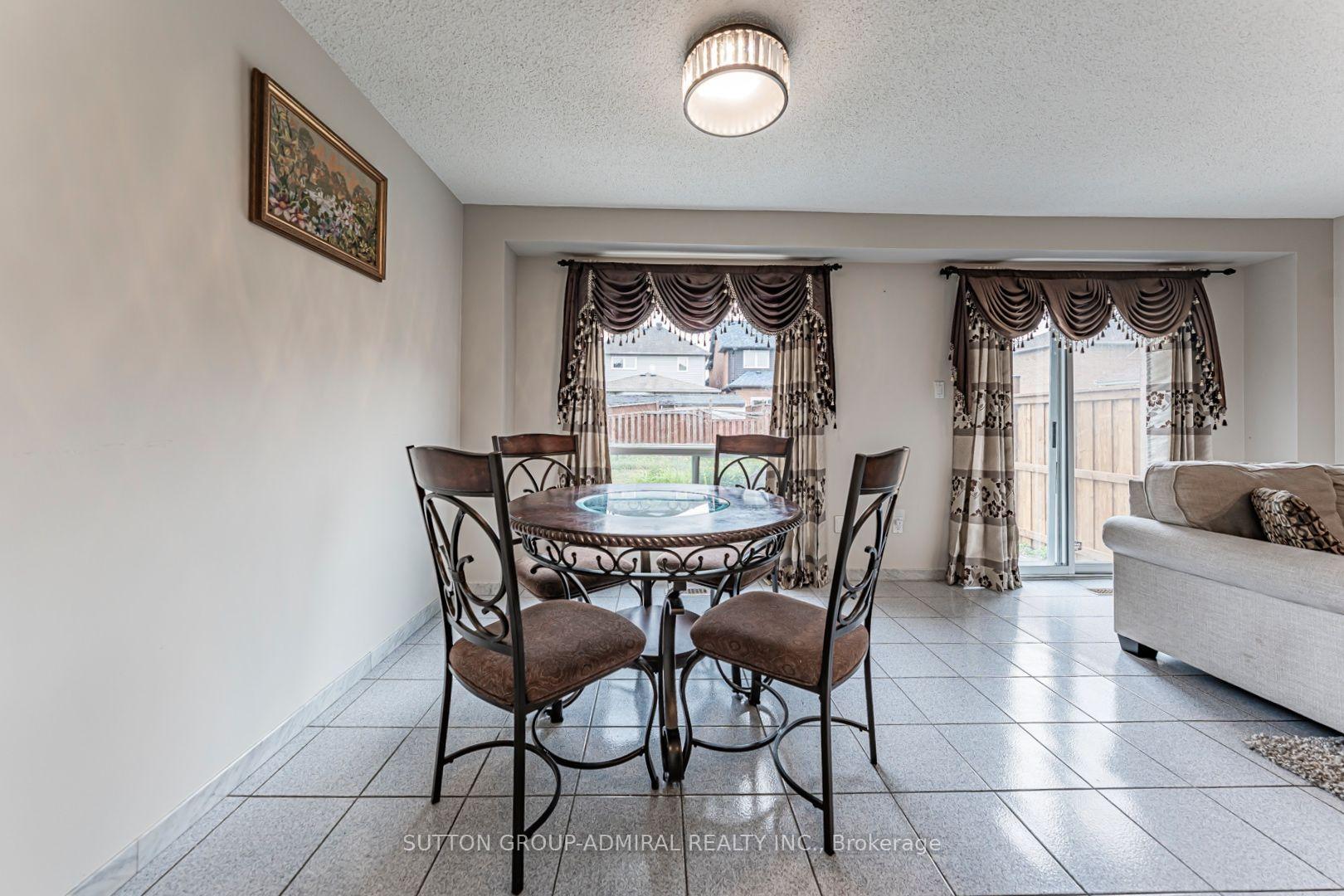 Photo 5 of 162 Bighorn Crescent, Brampton, Sandringham-Wellington — HOMEH