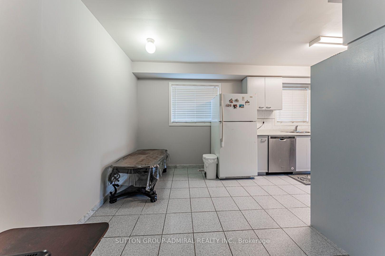 Photo 7 of 162 Bighorn Crescent, Brampton, Sandringham-Wellington — HOMEH