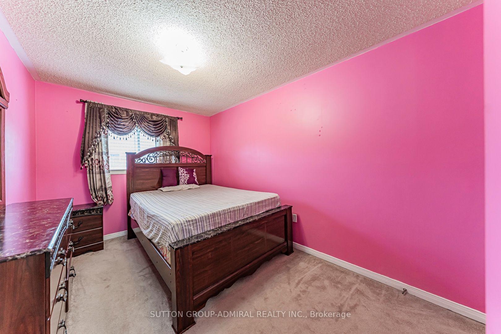 Photo 13 of 162 Bighorn Crescent, Brampton, Sandringham-Wellington — HOMEH