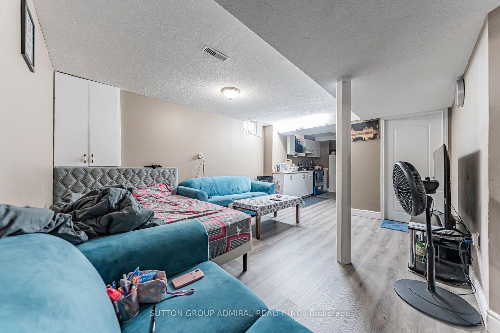 Photo 17 of 162 Bighorn Crescent, Brampton, Sandringham-Wellington — HOMEH
