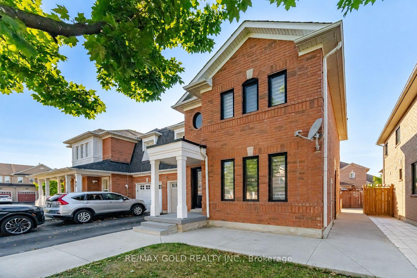 Photo 2 of 61 Saintsbury Crescent, Brampton, Sandringham-Wellington — HOMEH