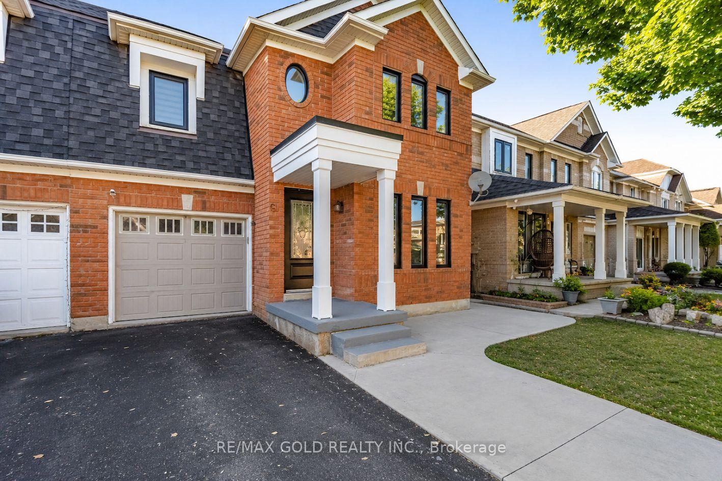 Photo 3 of 61 Saintsbury Crescent, Brampton, Sandringham-Wellington — HOMEH