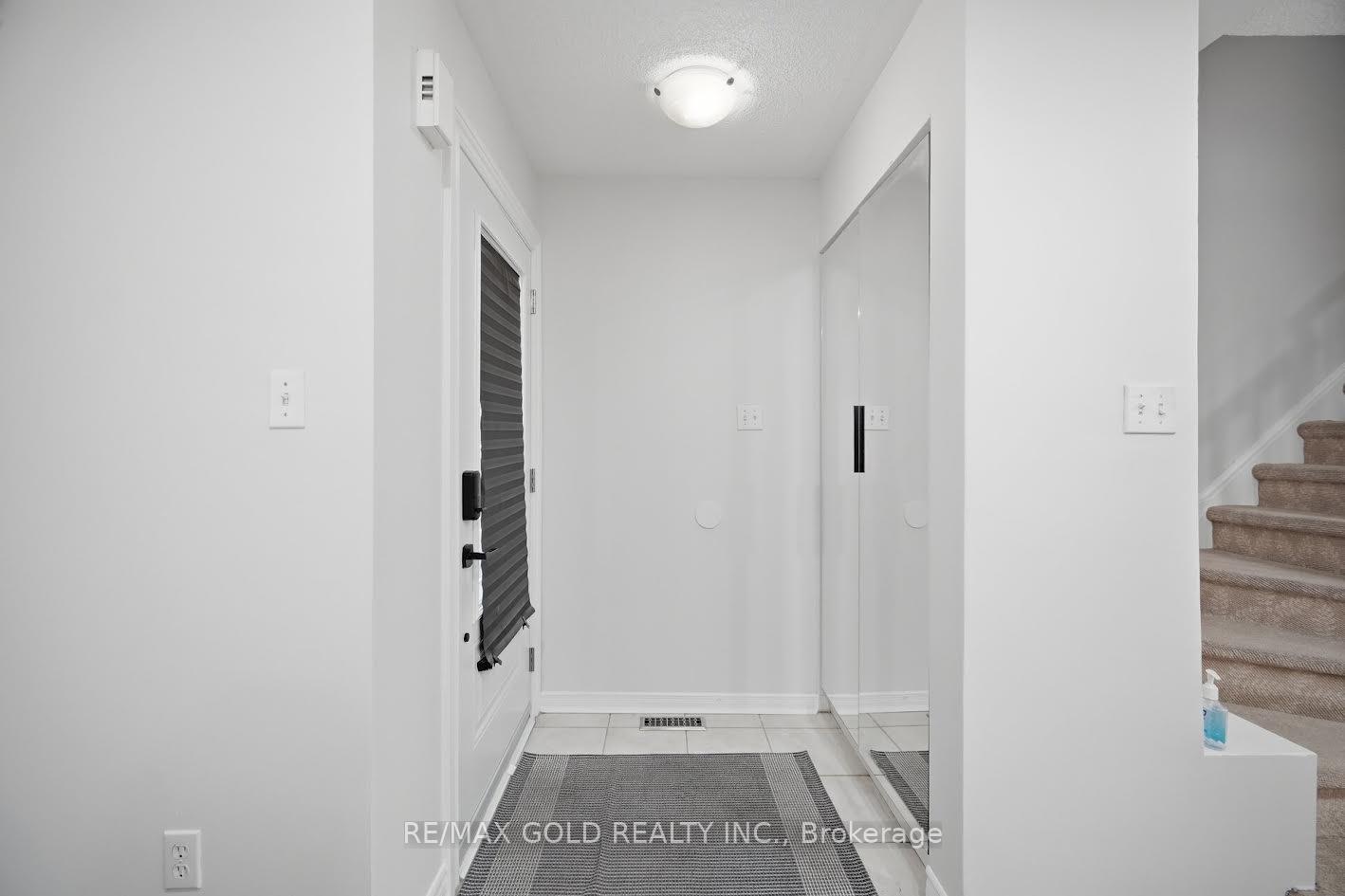 Photo 6 of 61 Saintsbury Crescent, Brampton, Sandringham-Wellington — HOMEH